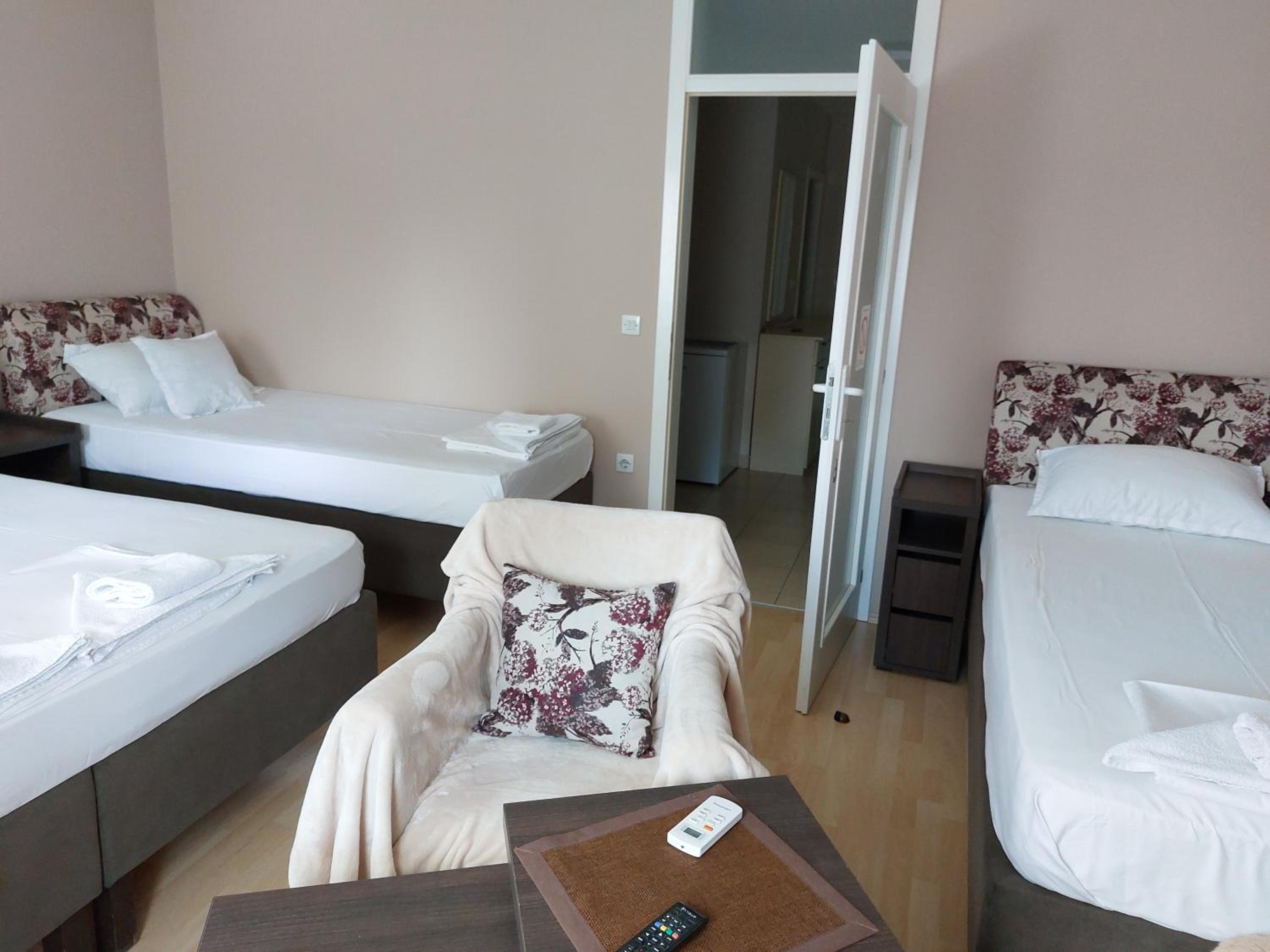 Apartments MIMOZA