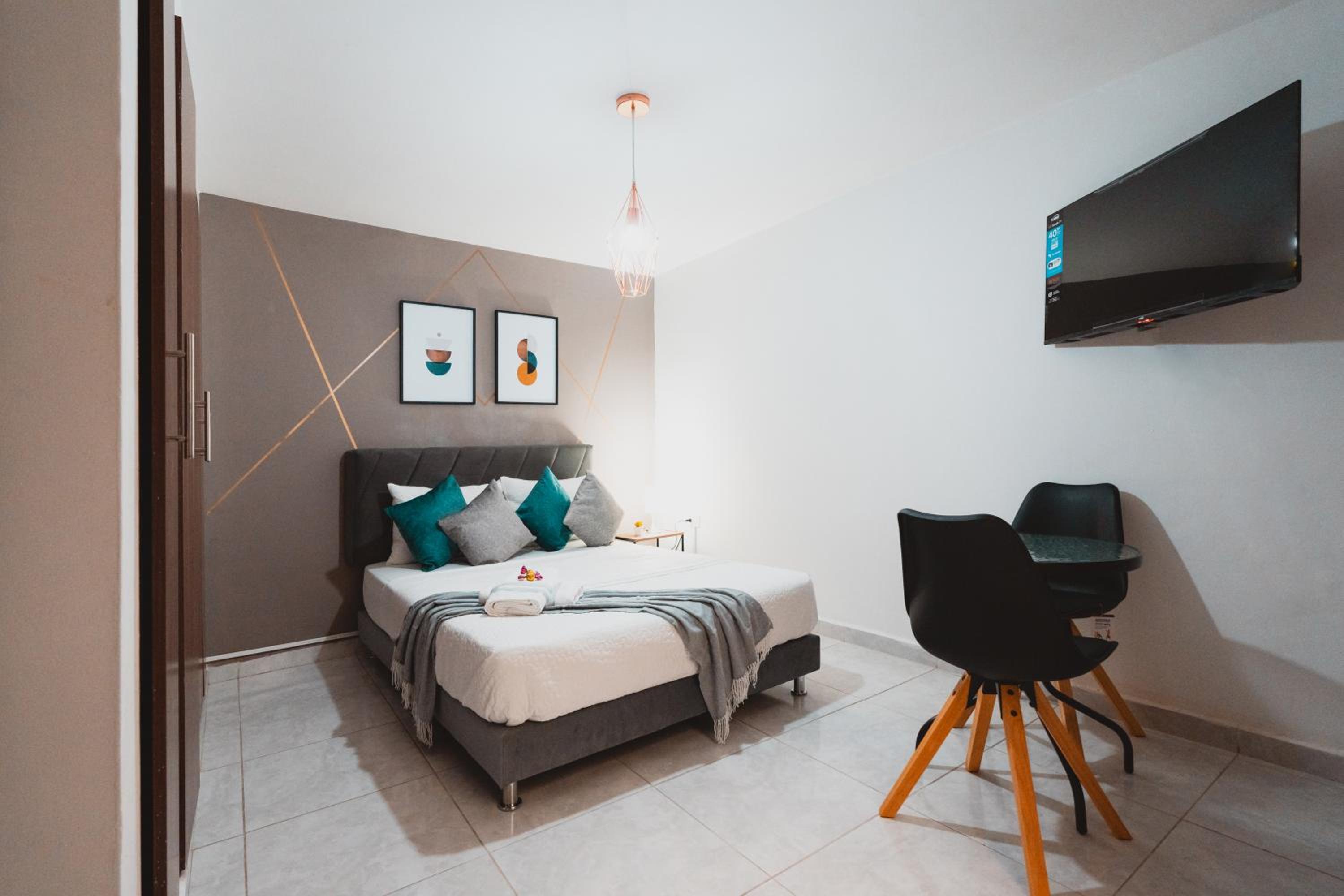 AC - House Laureles - Self Cheking