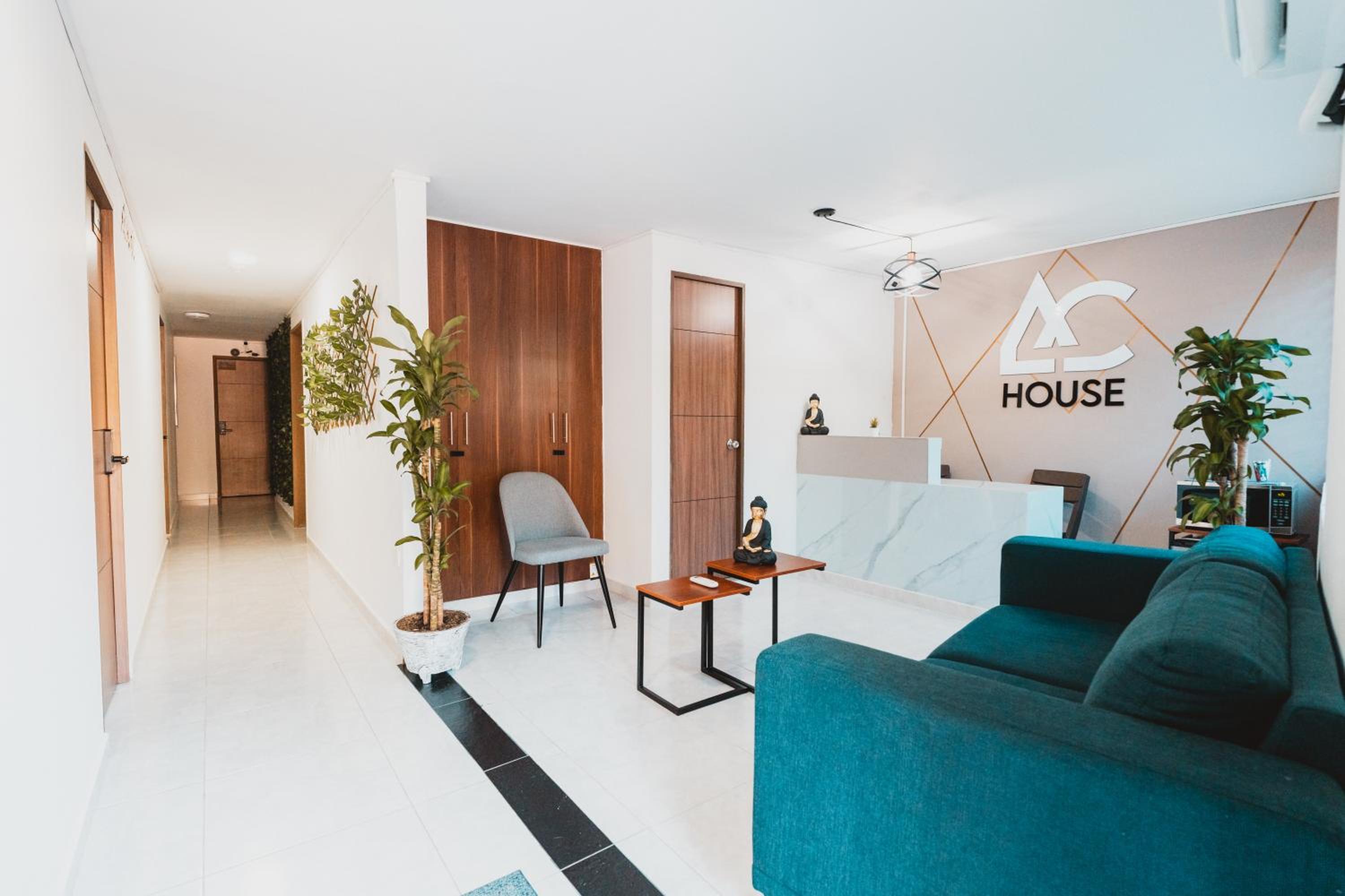 AC - House Laureles - Self Cheking