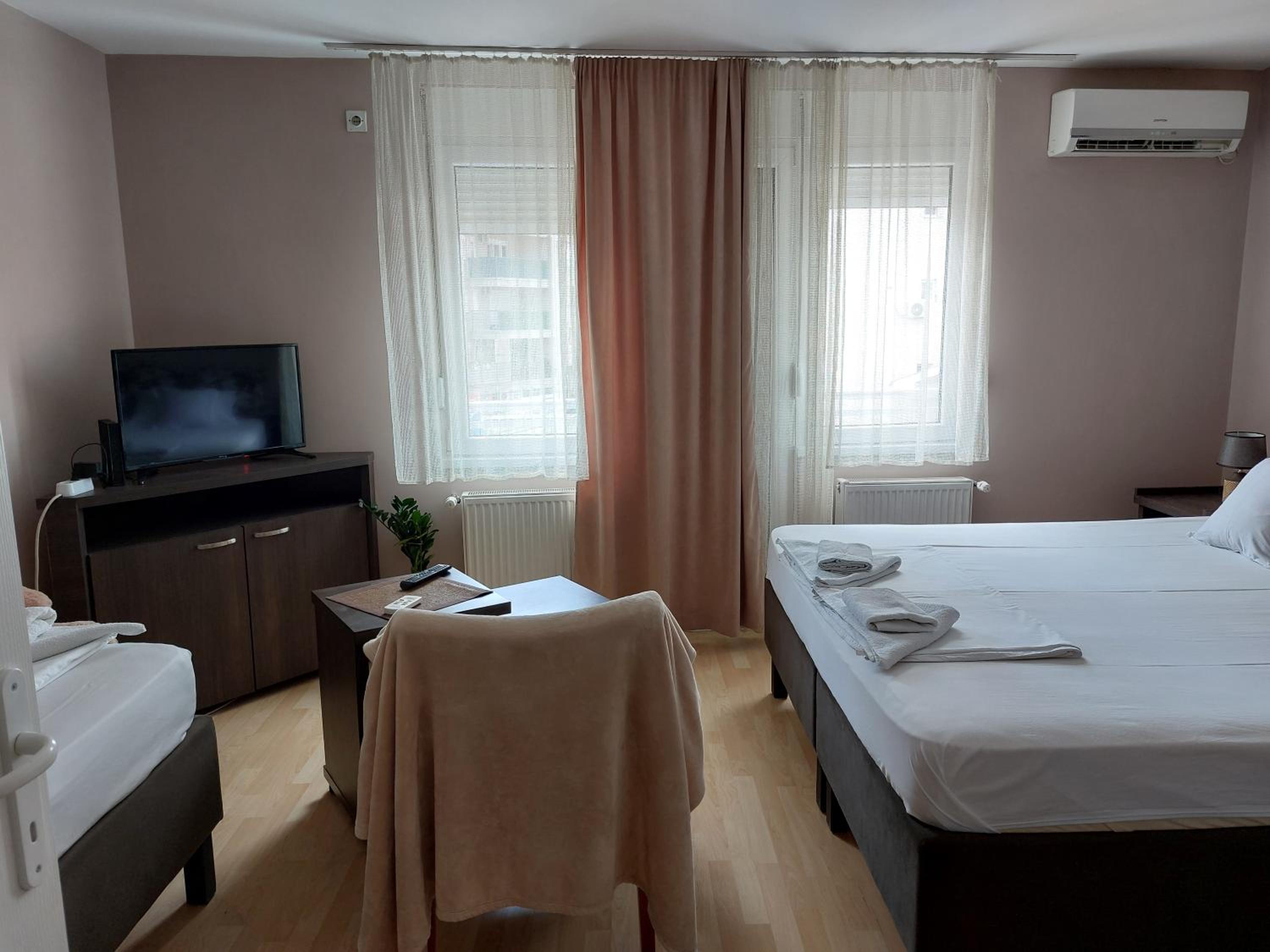 Apartments MIMOZA