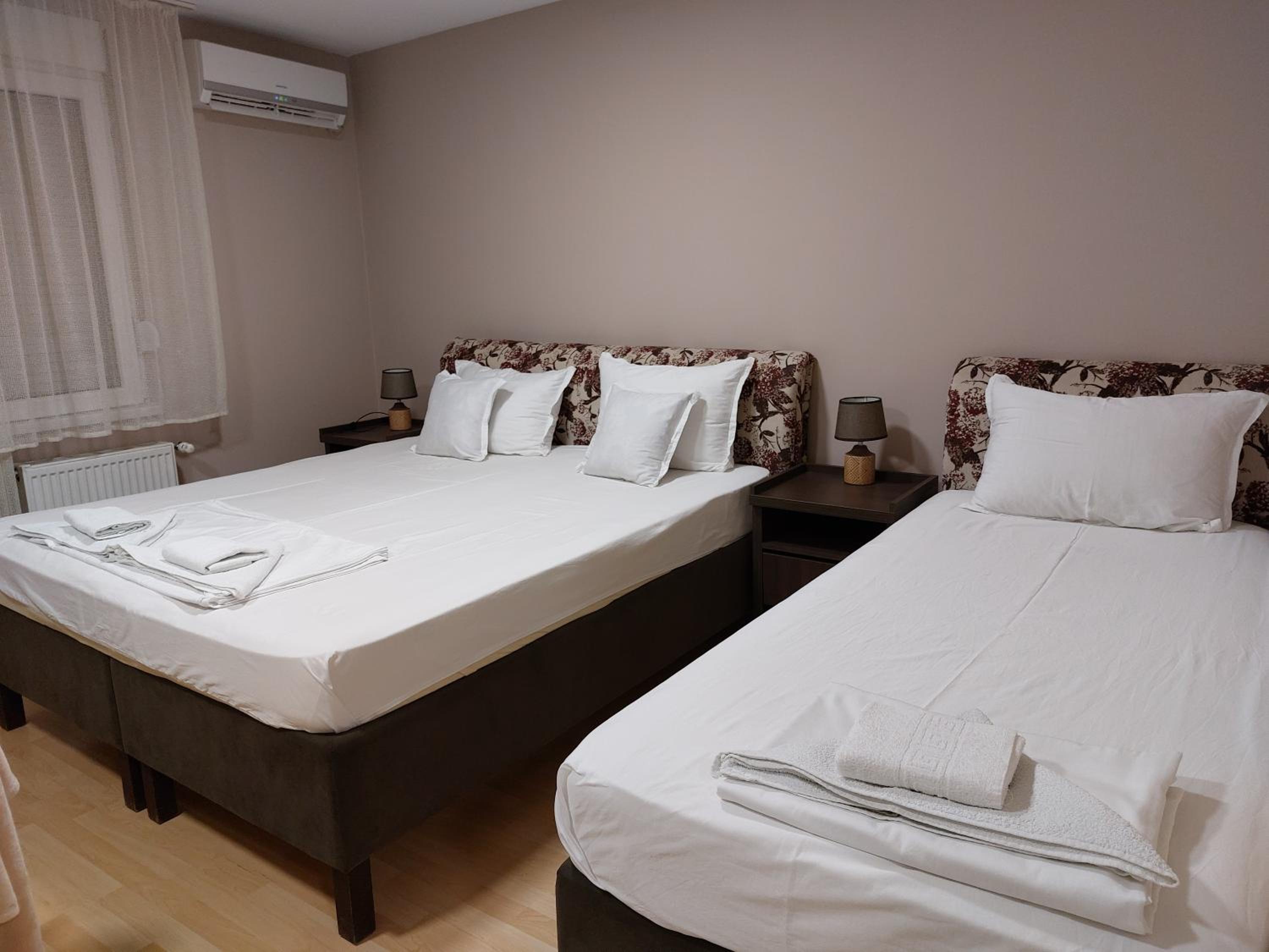 Apartments MIMOZA