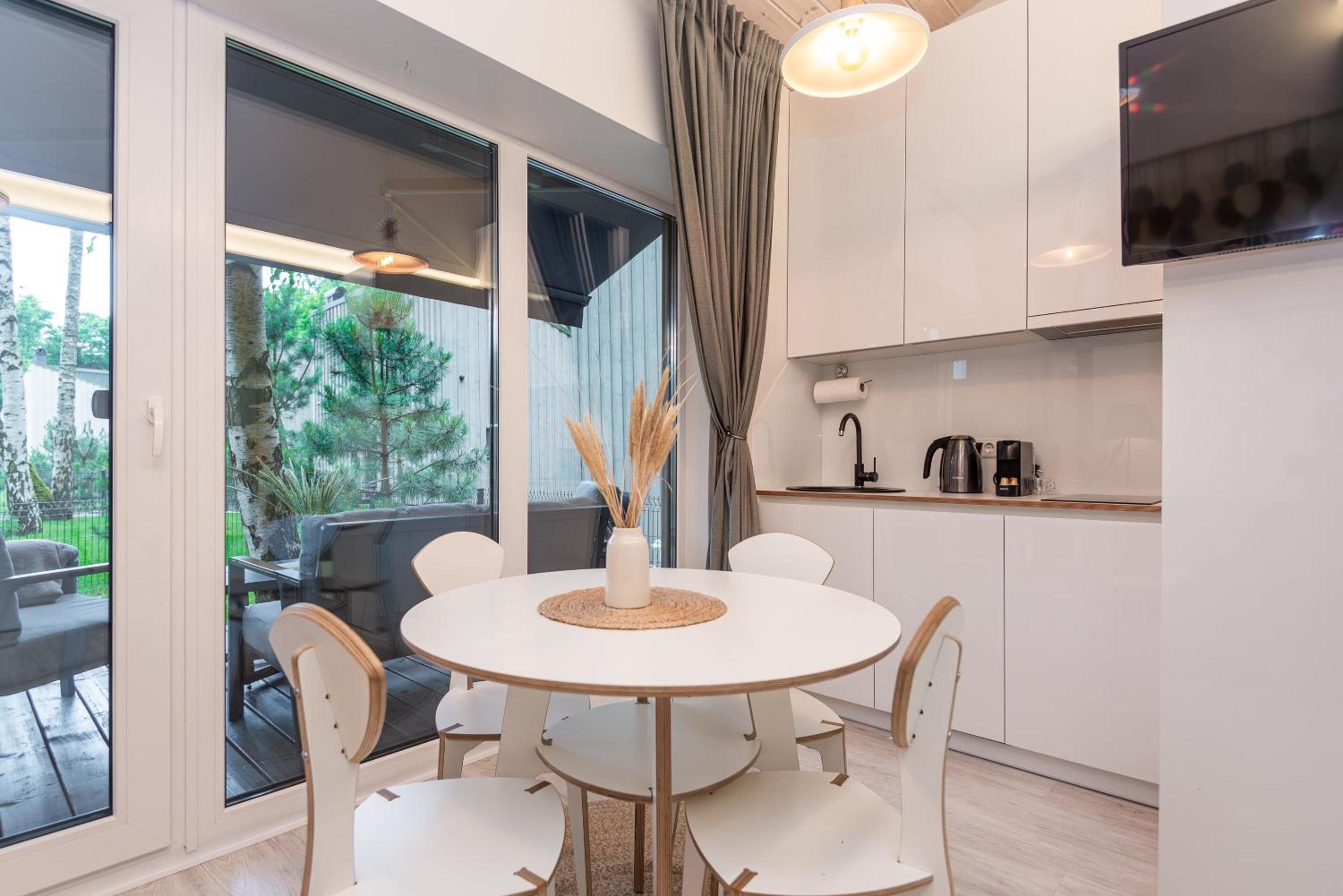 Pajūrio namelis FAMILY BEACH HOUSE su baseinu view 2