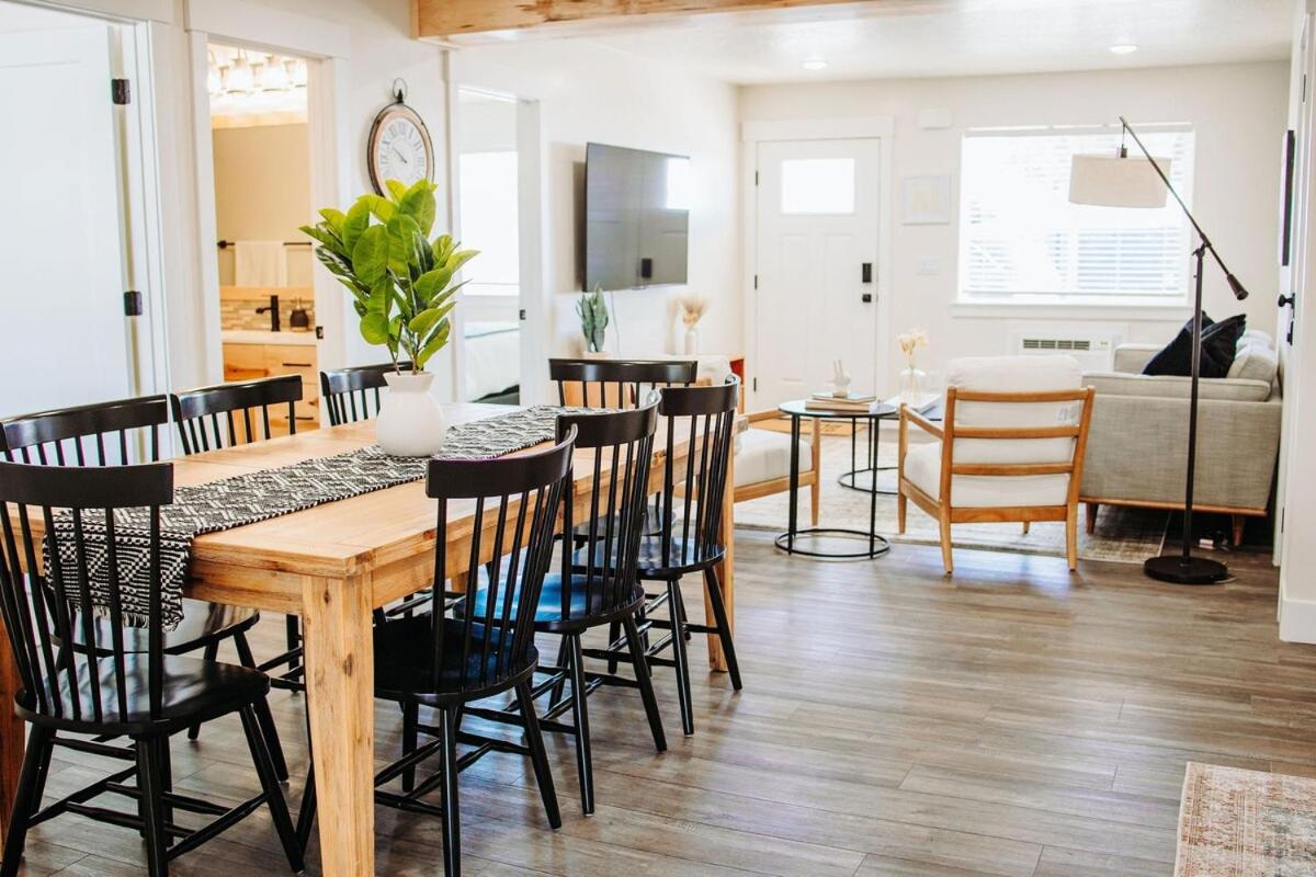 Creekside Rentals Aspen- views hot springs and space