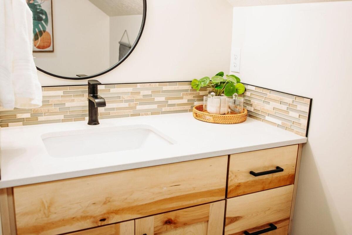 Creekside Rentals Aspen- views hot springs and space