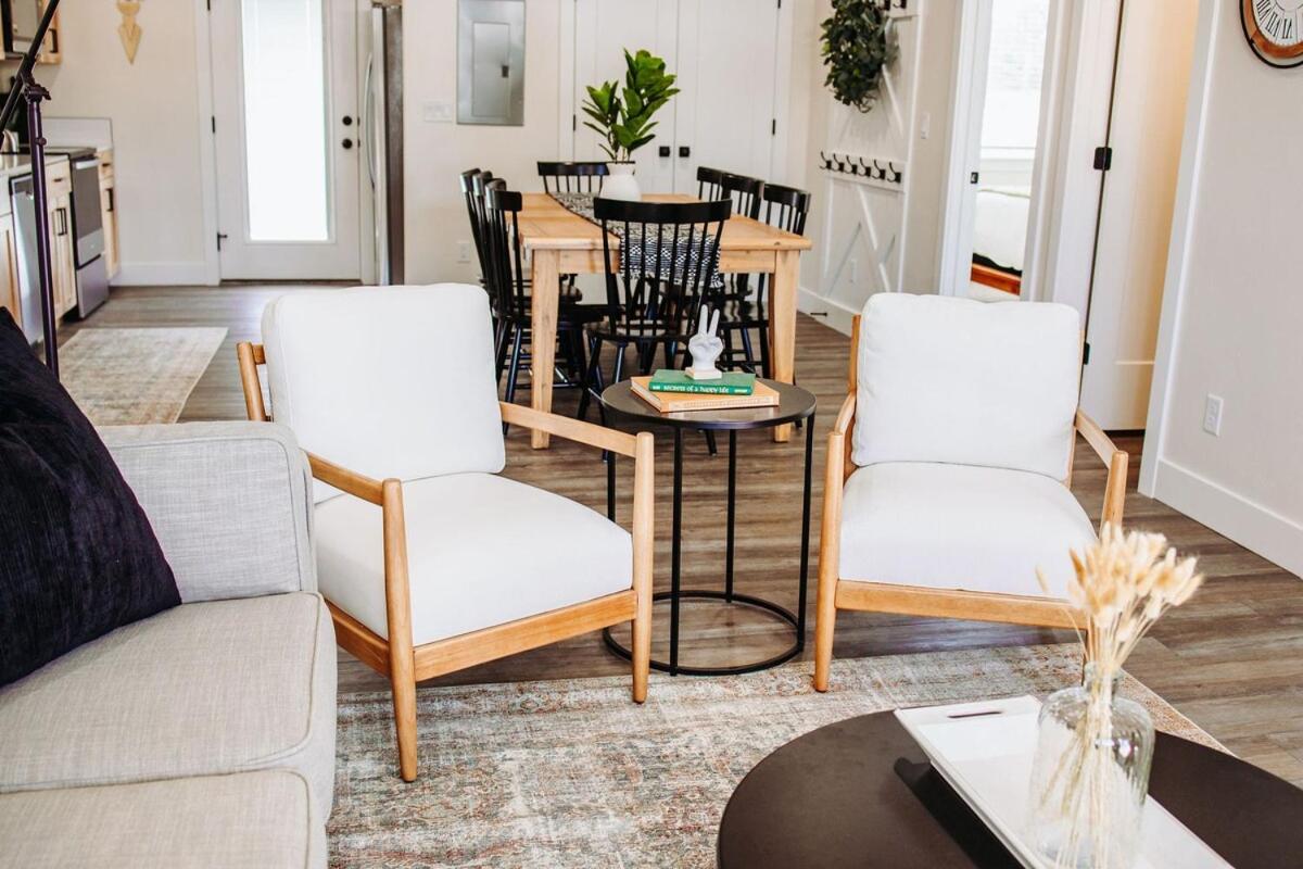 Creekside Rentals Aspen- views hot springs and space