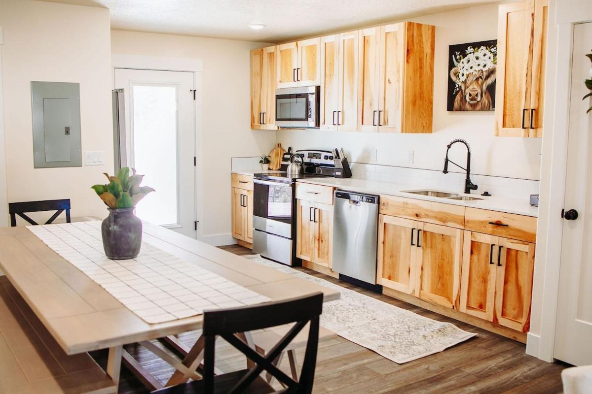 Creekside Cabin Magnolia-stay w views near Lava view 2