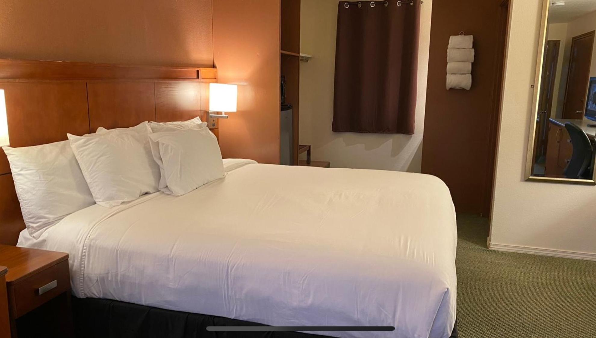 Moses Lake Vacations - Lakeshore Inn Water Front - Property Image 21