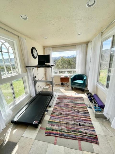 Mountain Home Getaway-great VIEWS & exercise room view 4