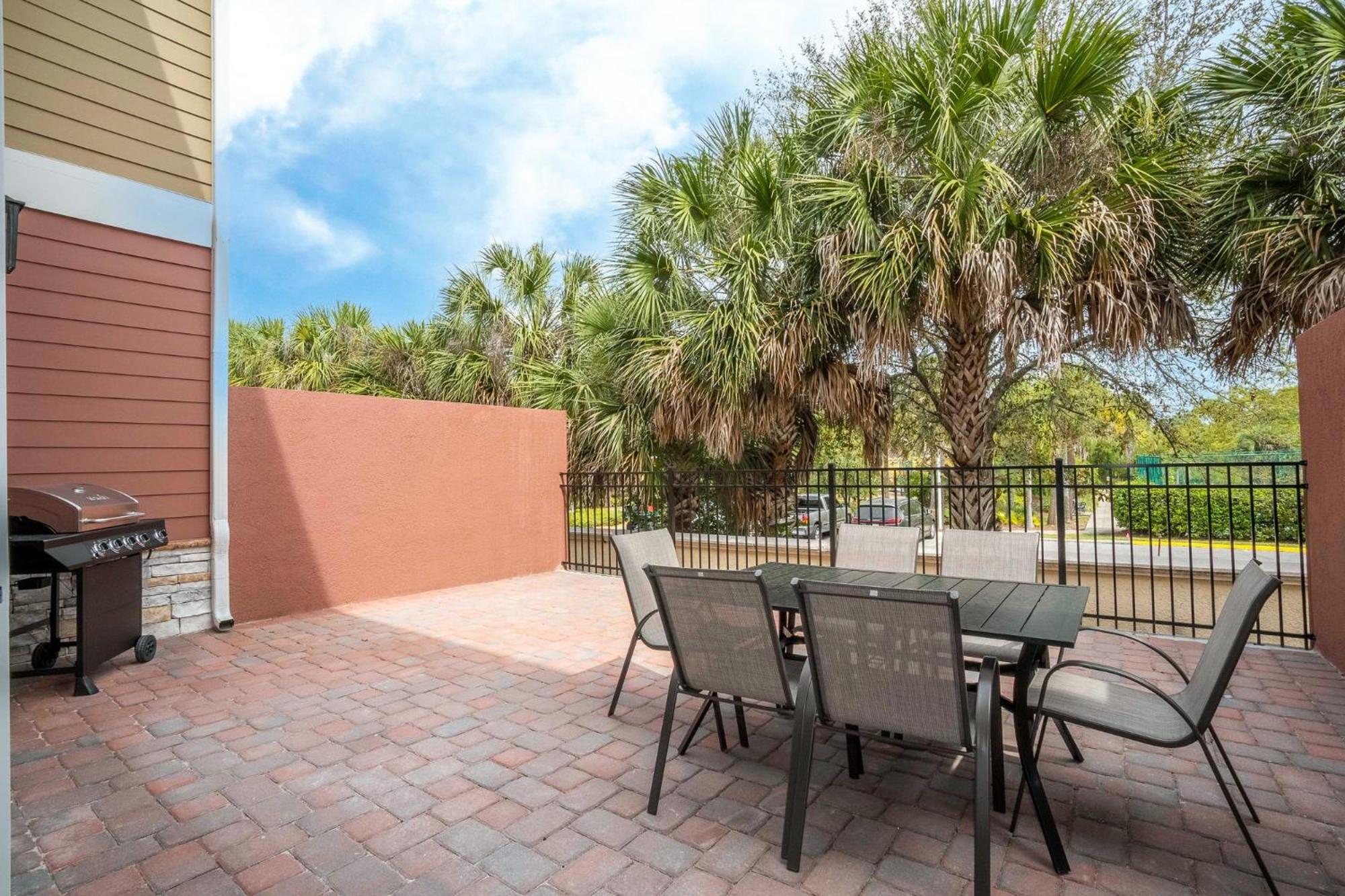 Upstay - Mickey Mouse House w Resort Access