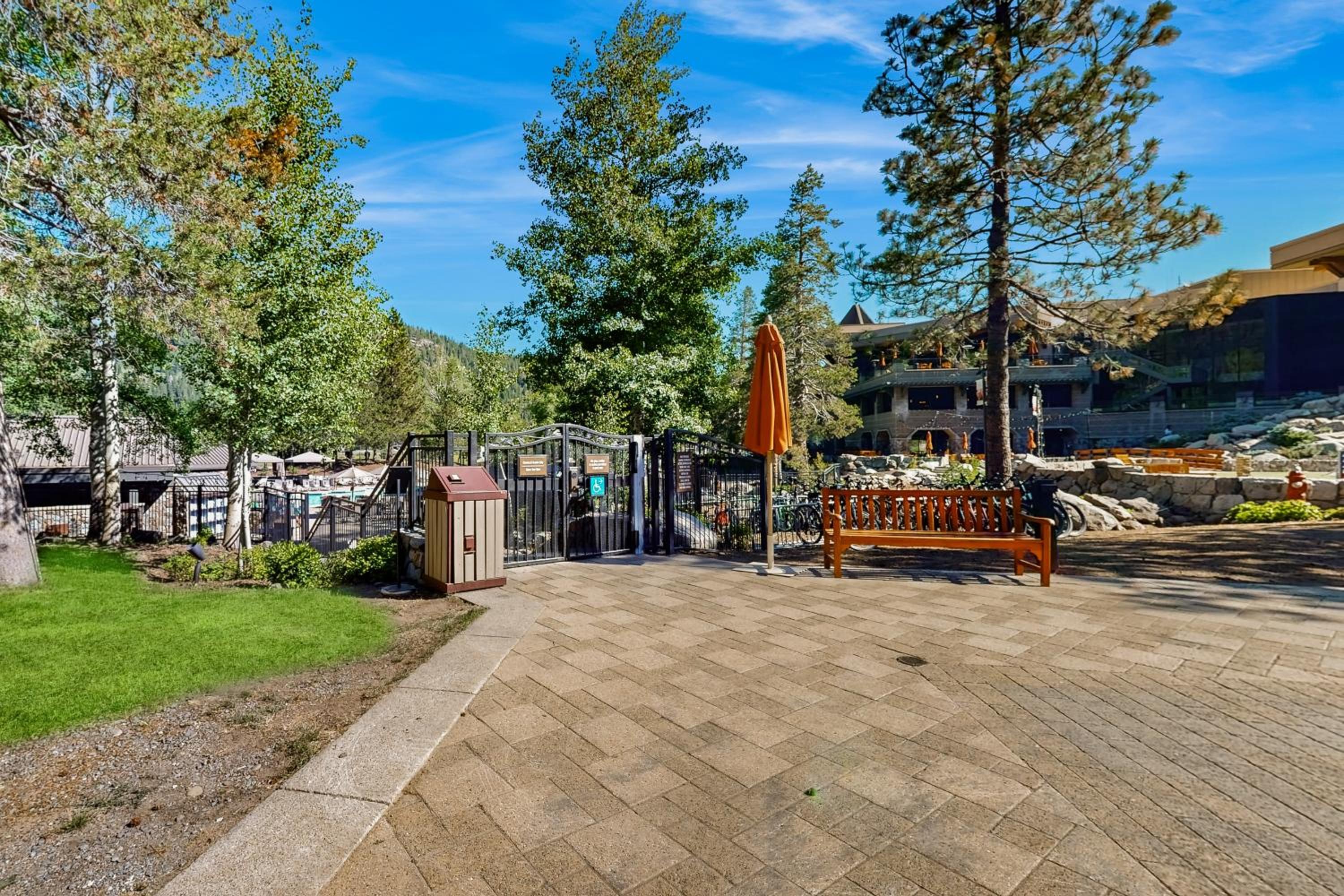 1BR Condo with Resort Amenities Ski-InandSki-Out!
