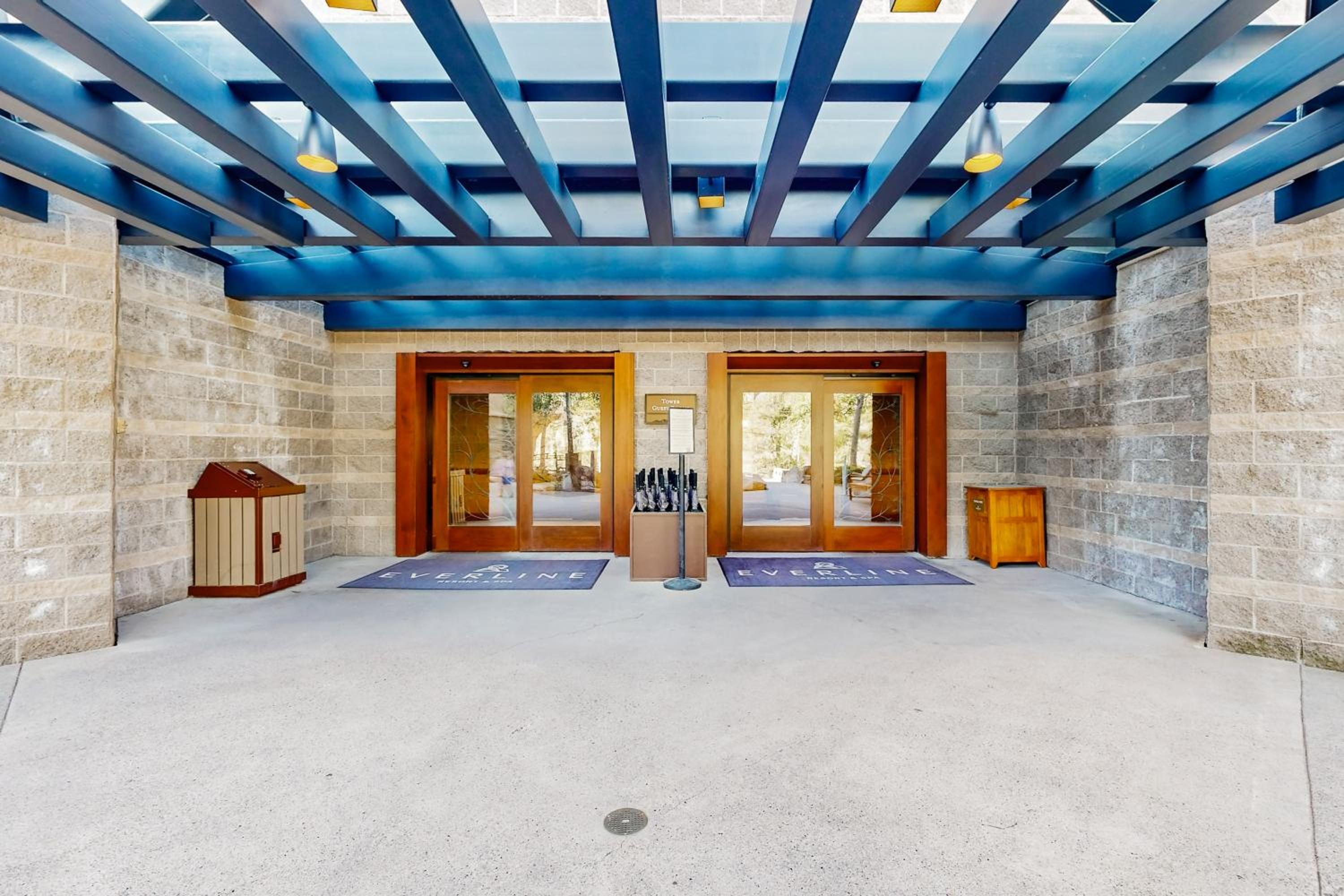 1BR Condo with Resort Amenities Ski-InandSki-Out!