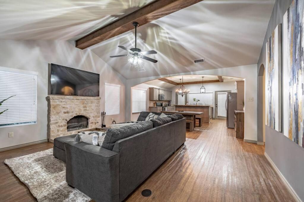 Fox Ridge Oasis - 3BR 1BA - South Lubbock view 4