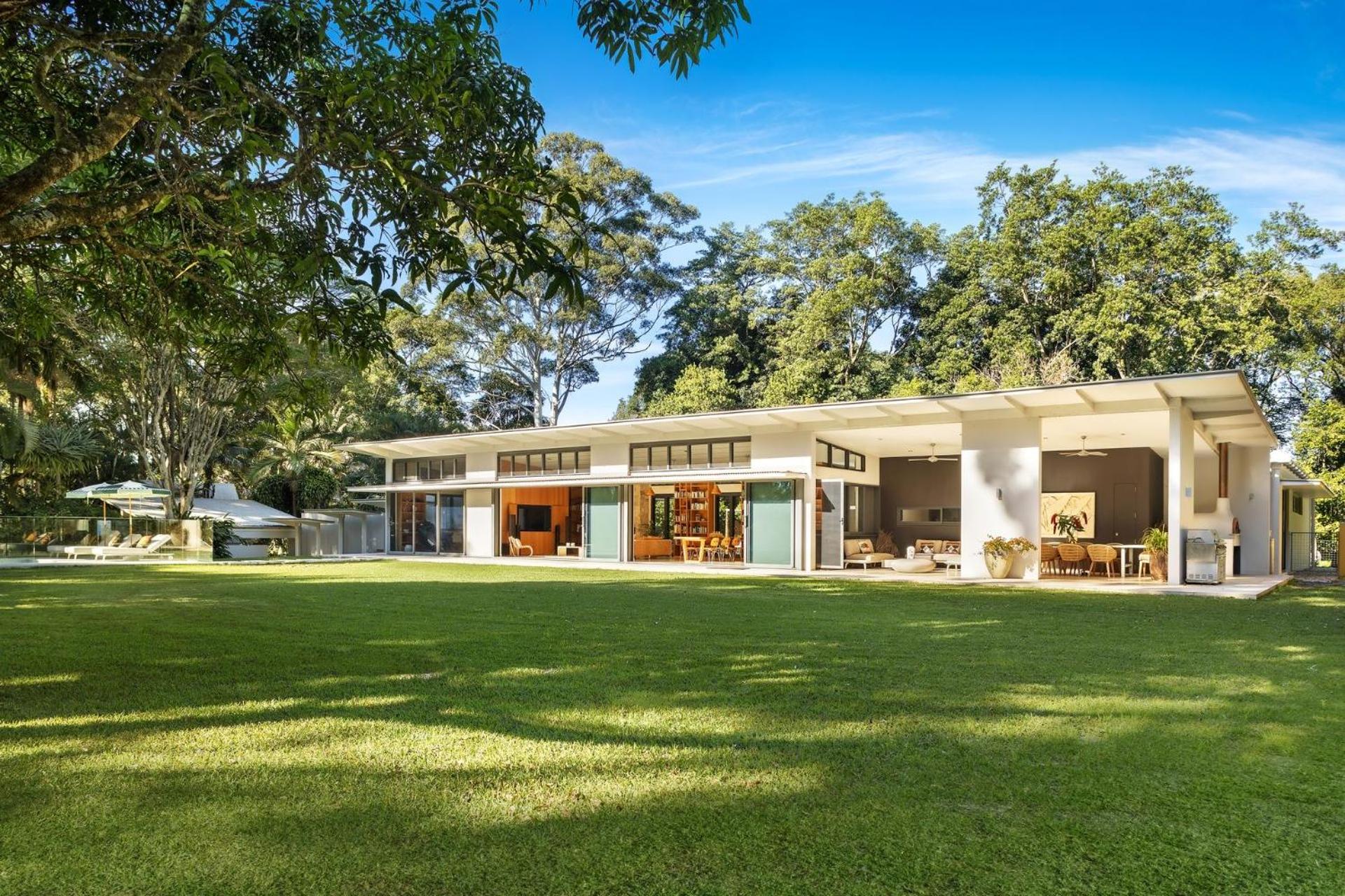 Pine Mountain - luxury rural estate with pool
