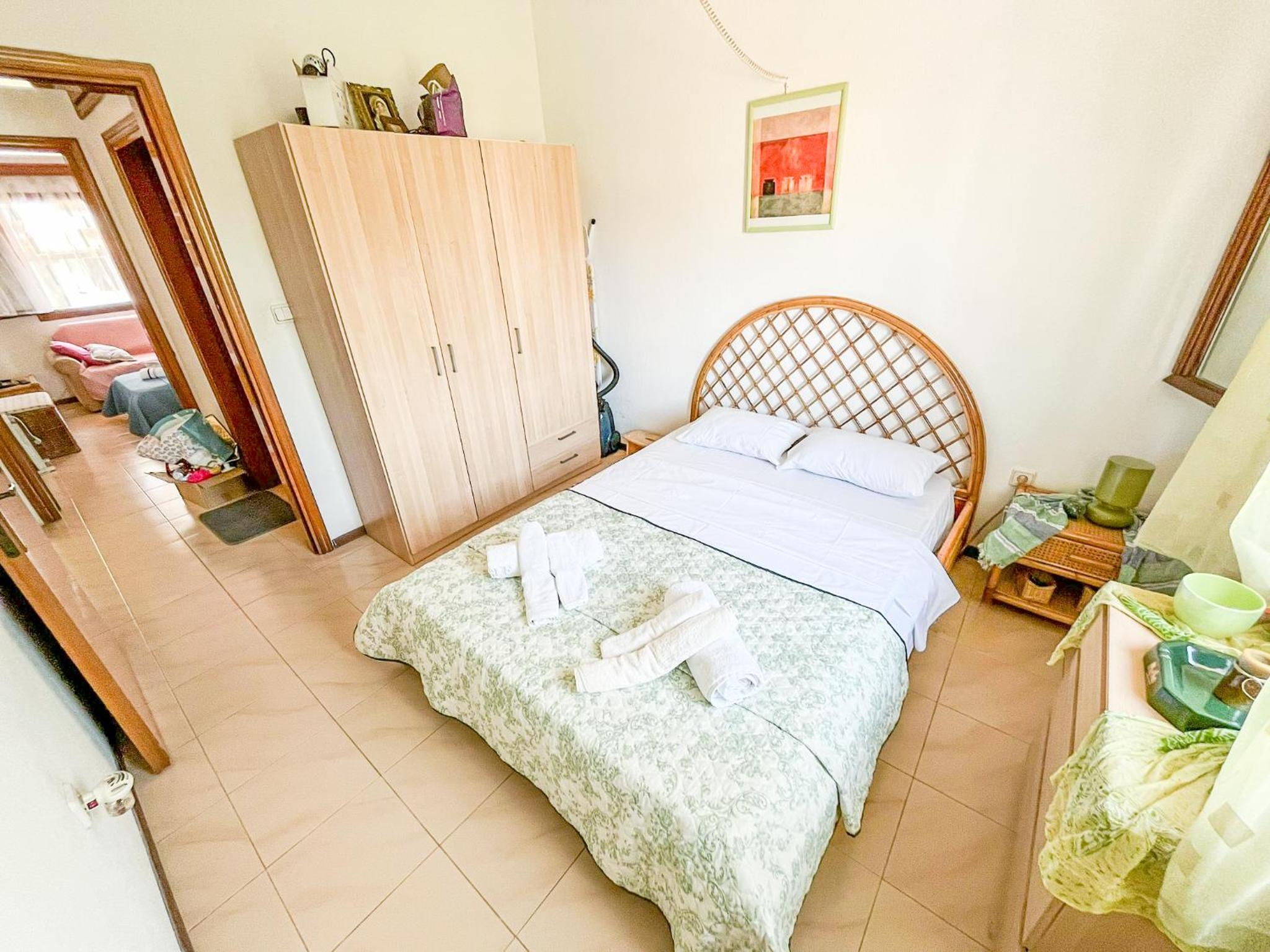 Steve's Siviri's Apartment photo 2