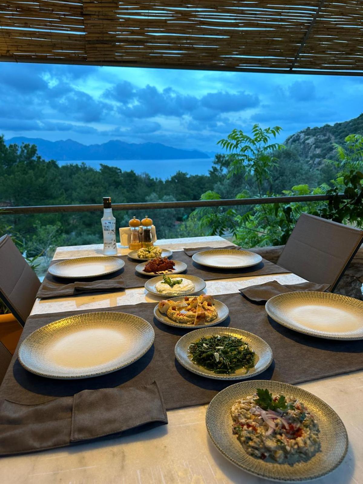 Amos Sea View