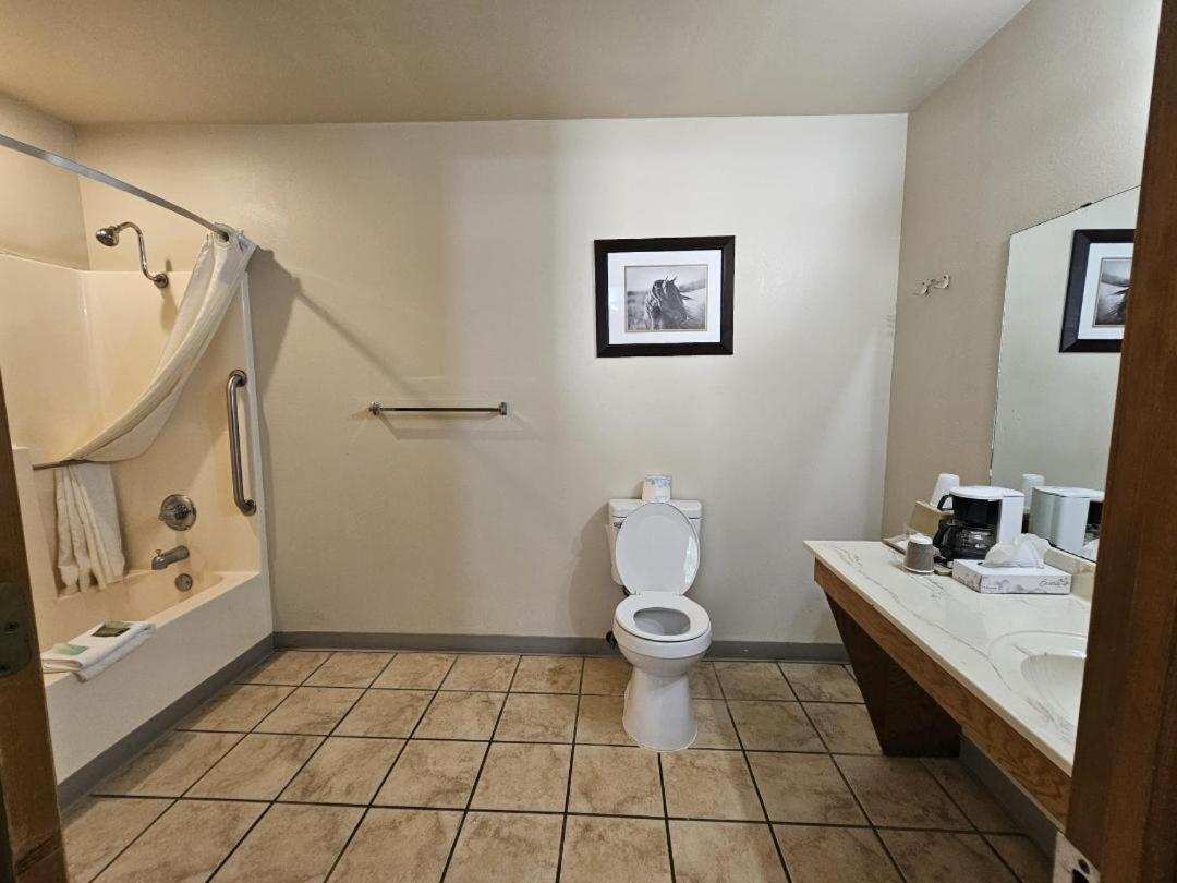 Boomtown Inn