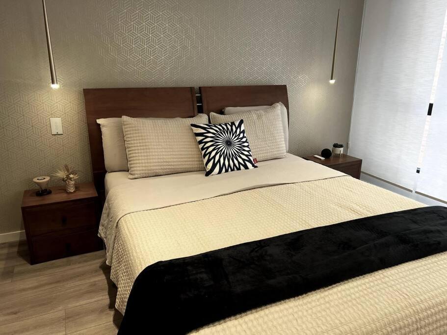 Hotel Luxury & Comfy Suite Near La Carolina Park