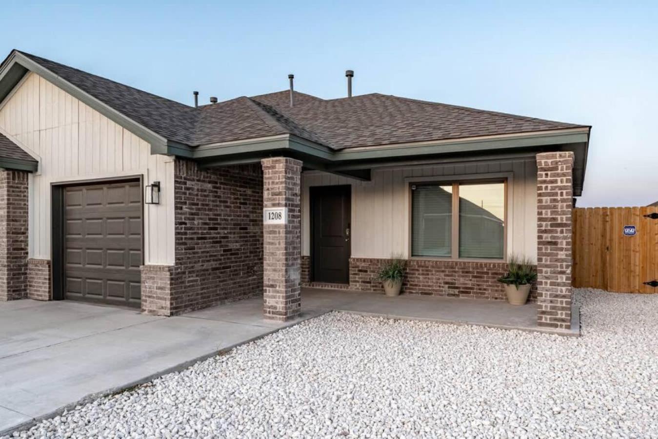Away From Home Retreat - 3BR 2BA - NW Lubbock view 2