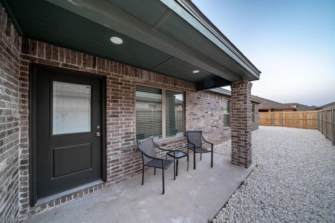 Away From Home Retreat - 3BR 2BA - NW Lubbock view 3