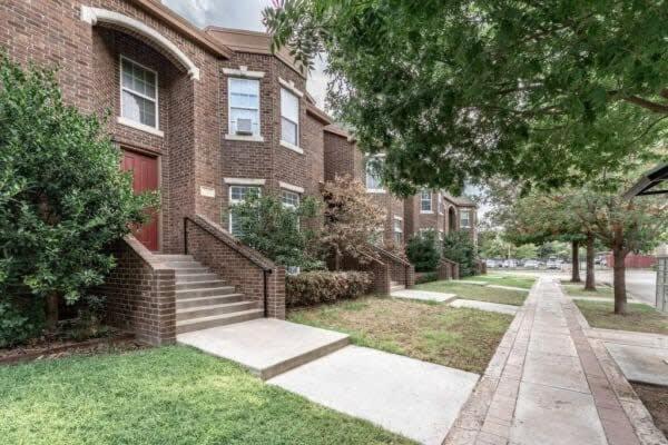 Overton Opulence - 3BR 3BA - Close to Tech view 4