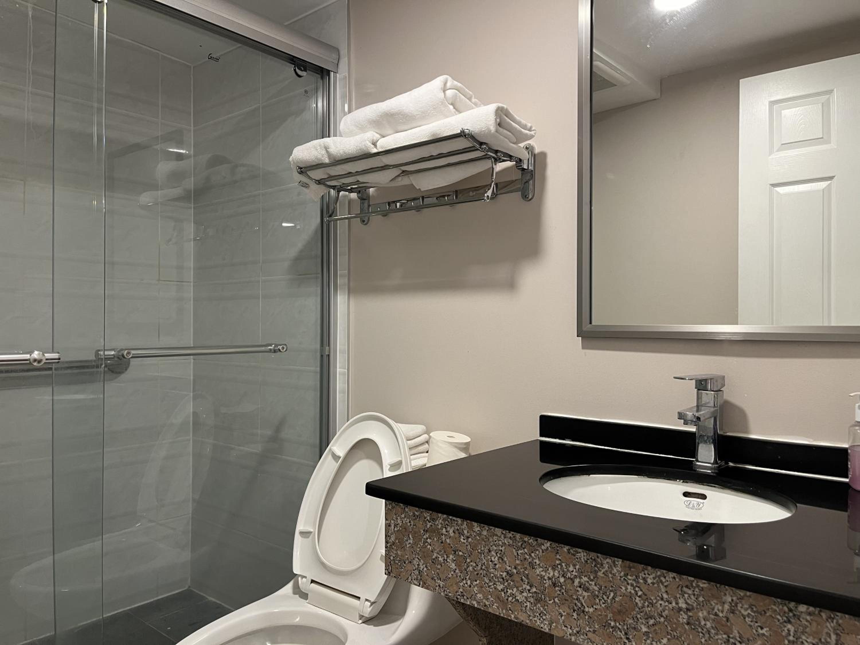 Kluane Park Inn