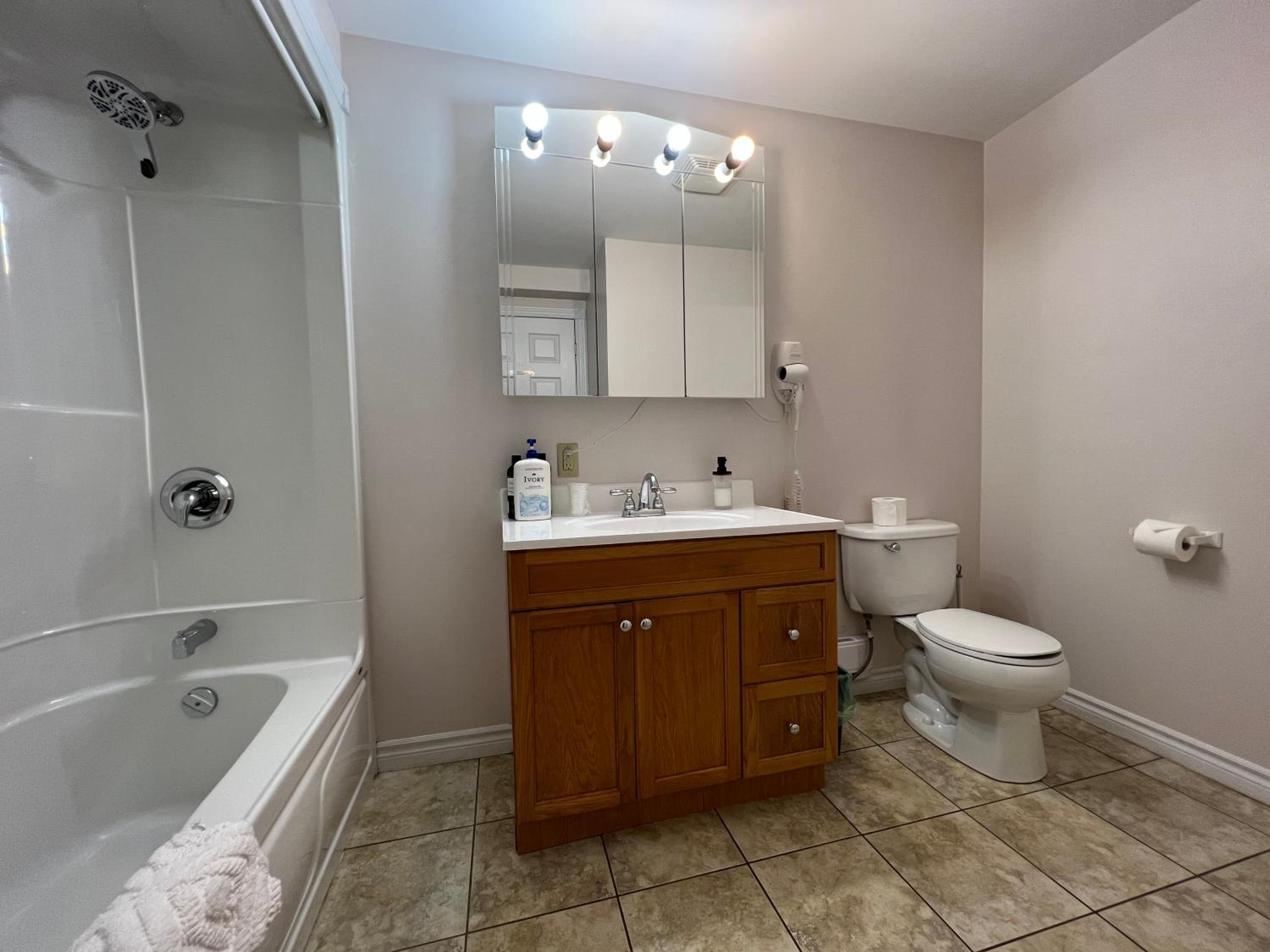 Lee's Ocean Peek B & B
