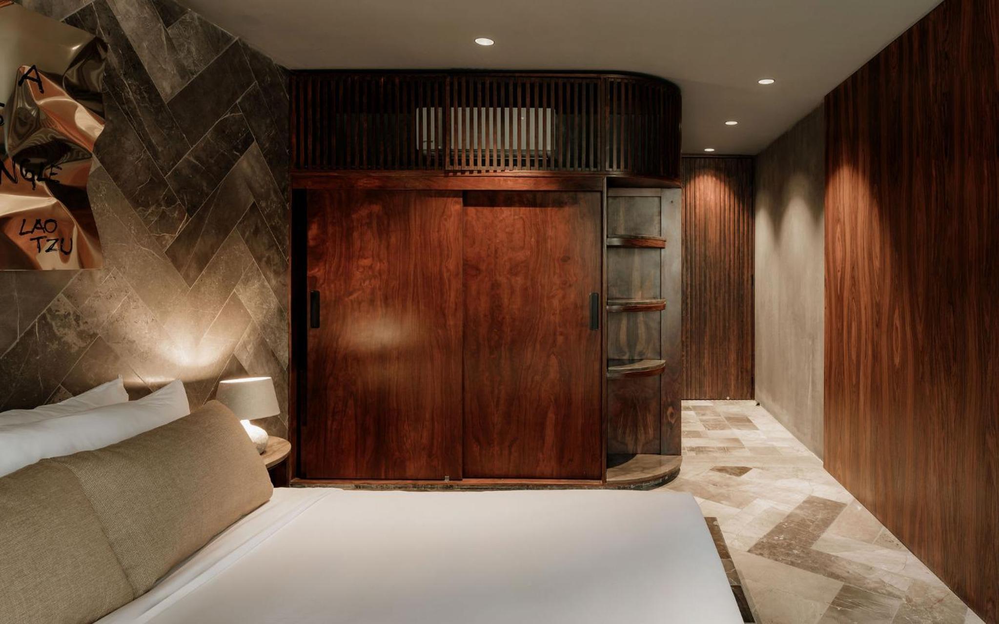 Barneys New York Luxury Gold Condo view 5