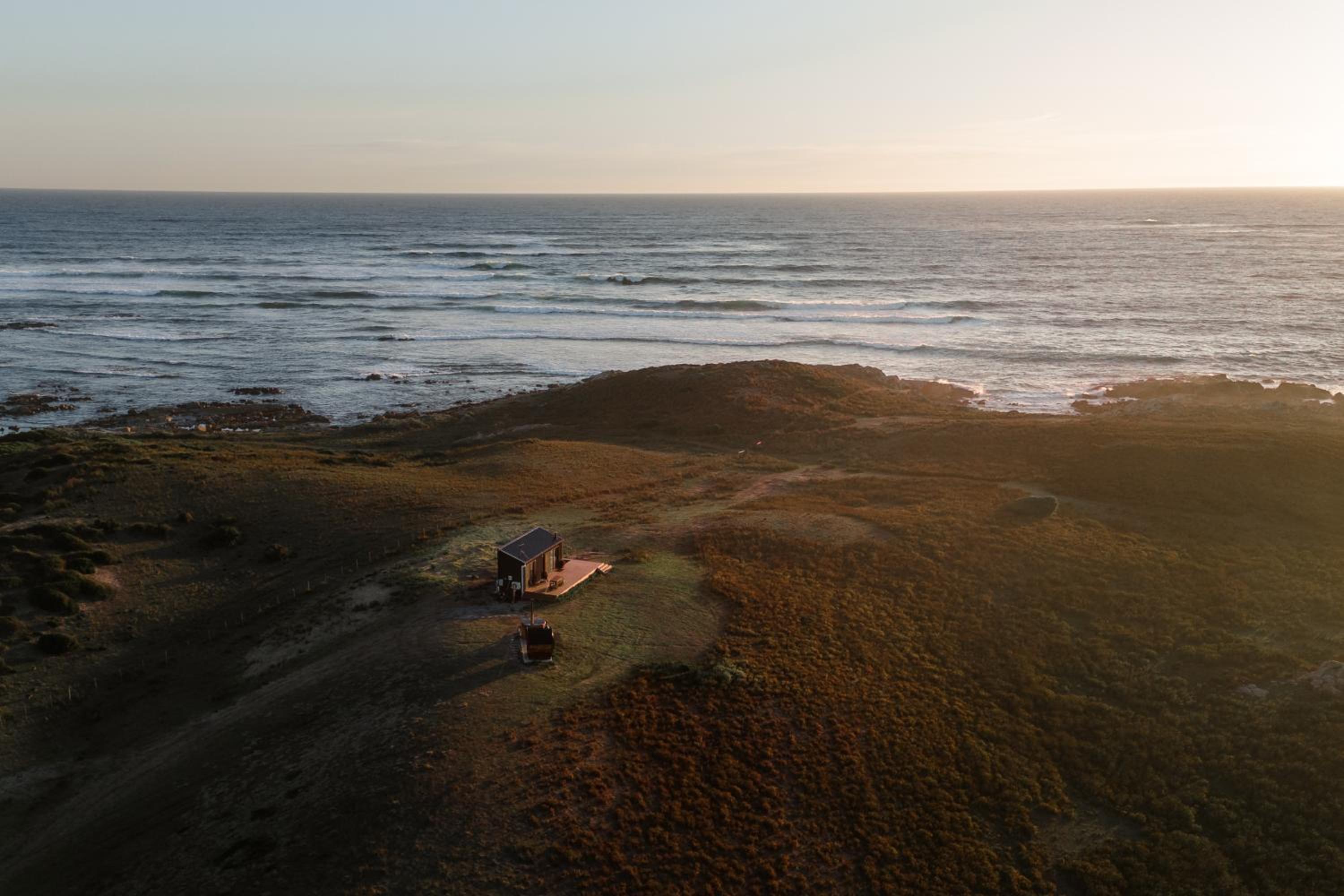 Red Rock Hut, King Island