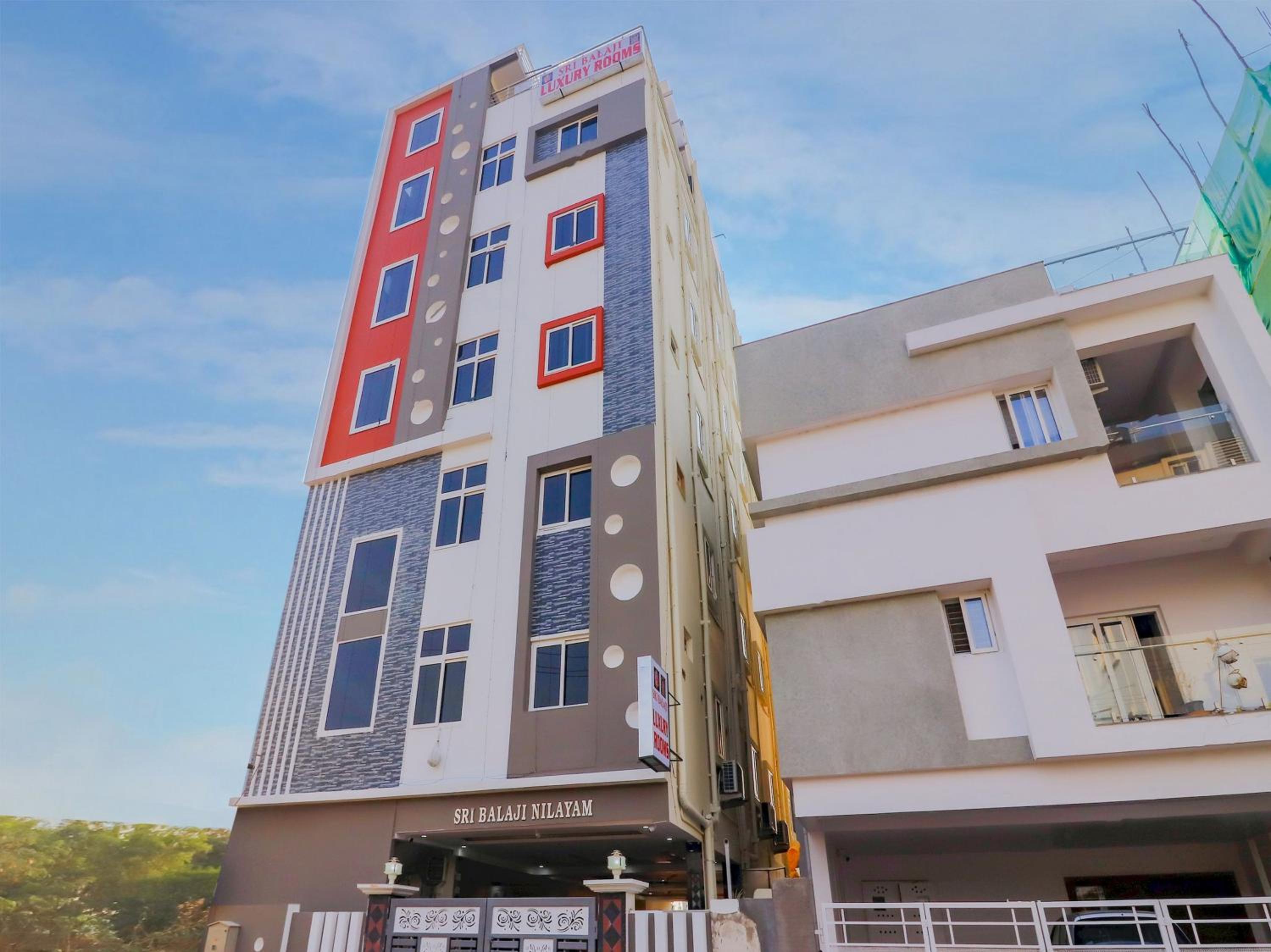 Hotel O Home Sri Balaji Luxary Rooms Near Inorbit Mall Cyberabad