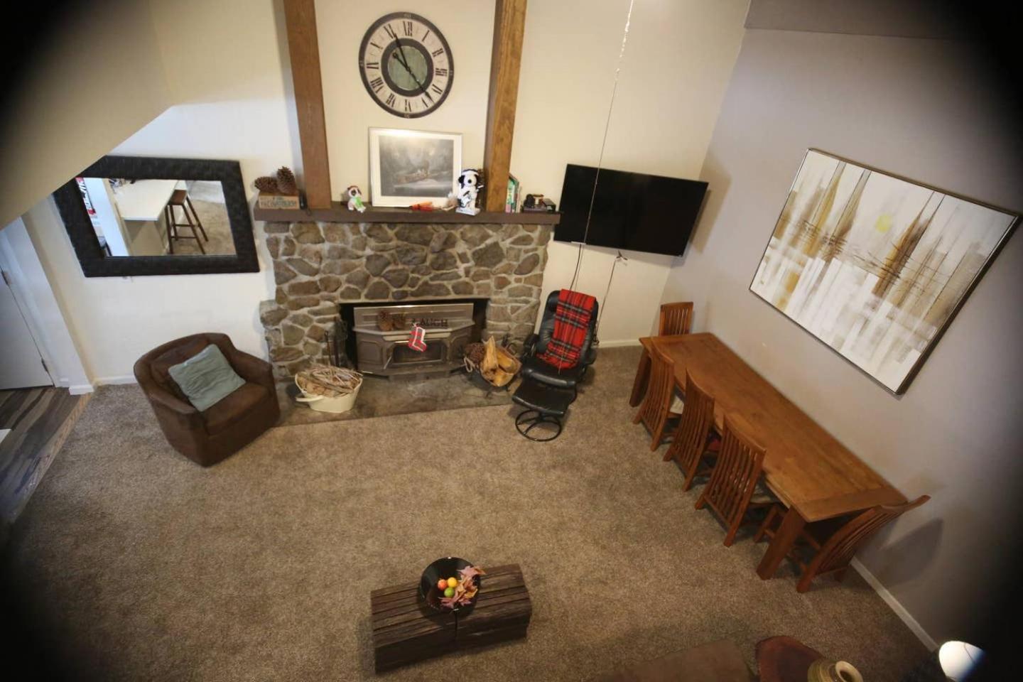 Donner Lake Chalet - 4Br 3Bath - Monthly view 5