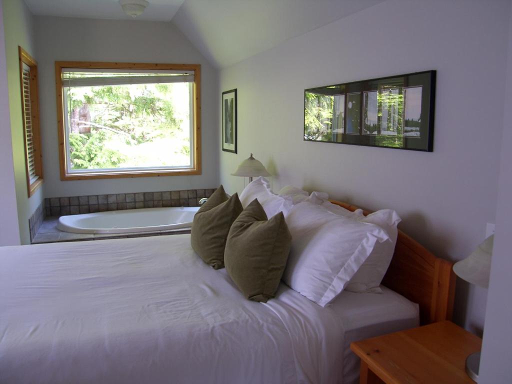 Ocean Surf Forest Cabin