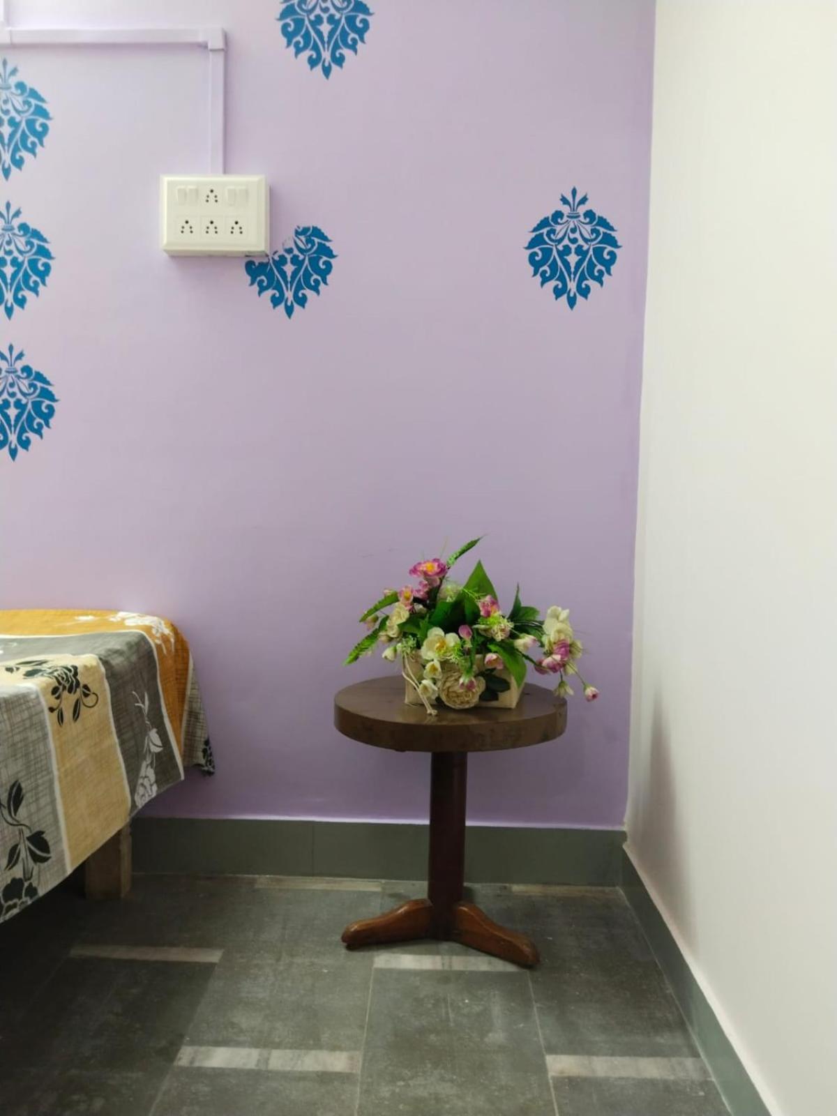 Siddhivinayak Temple Guest House view 4