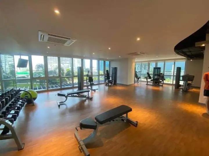 Quiet and Cozy 1BR Hub at BGC view 2