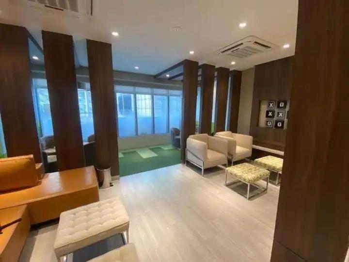 Quiet and Cozy 1BR Hub at BGC view 4