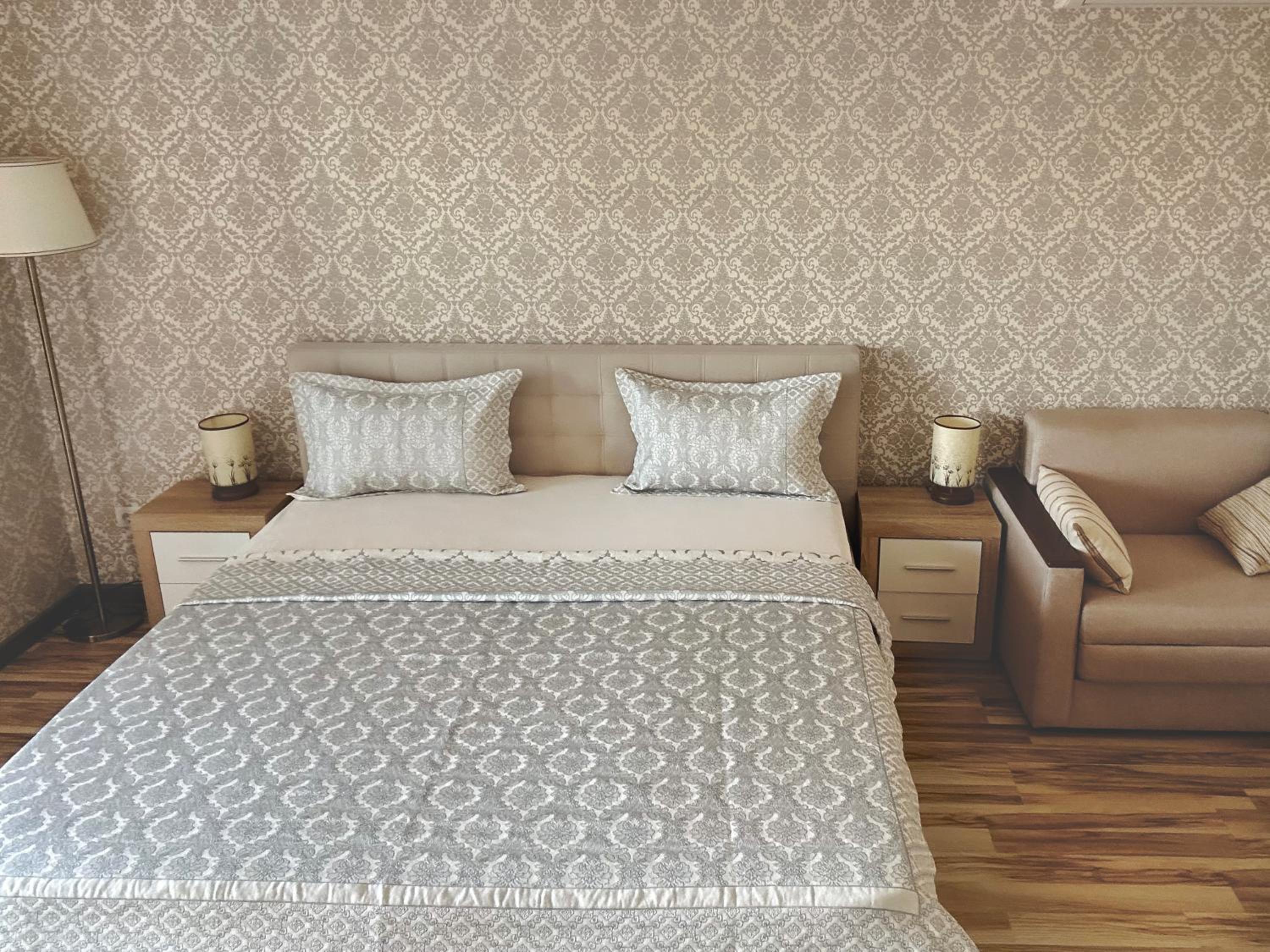 One-bedroom Oasis with a Parkview view 5