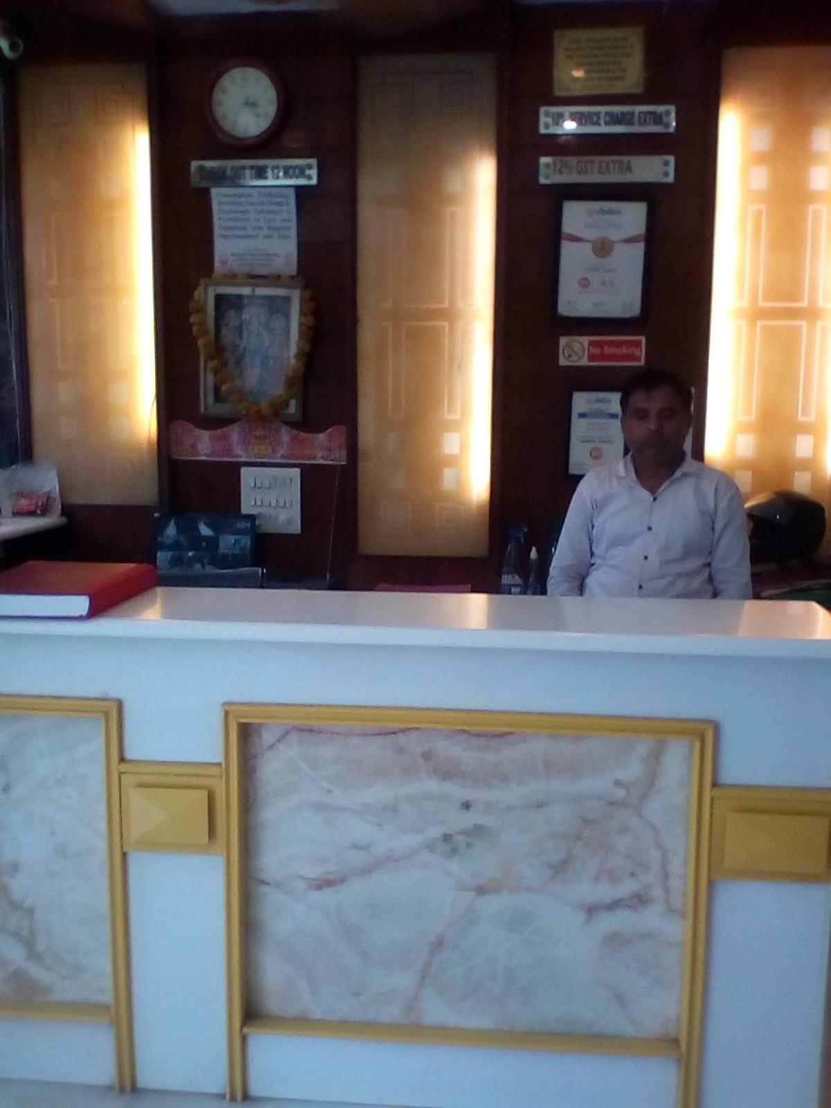 Lobby & Reception