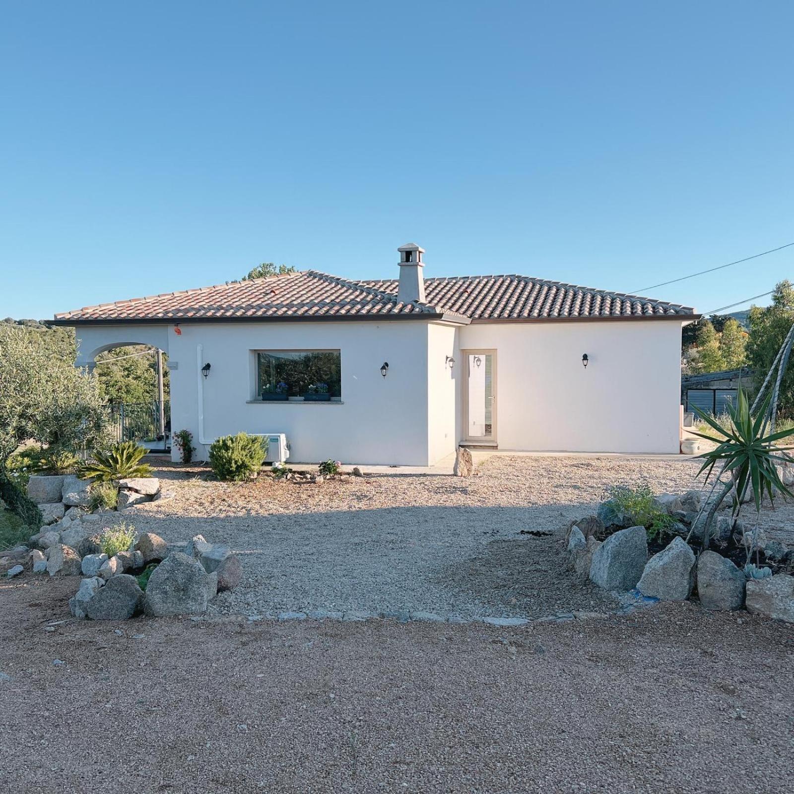 Villa pirastu view 2