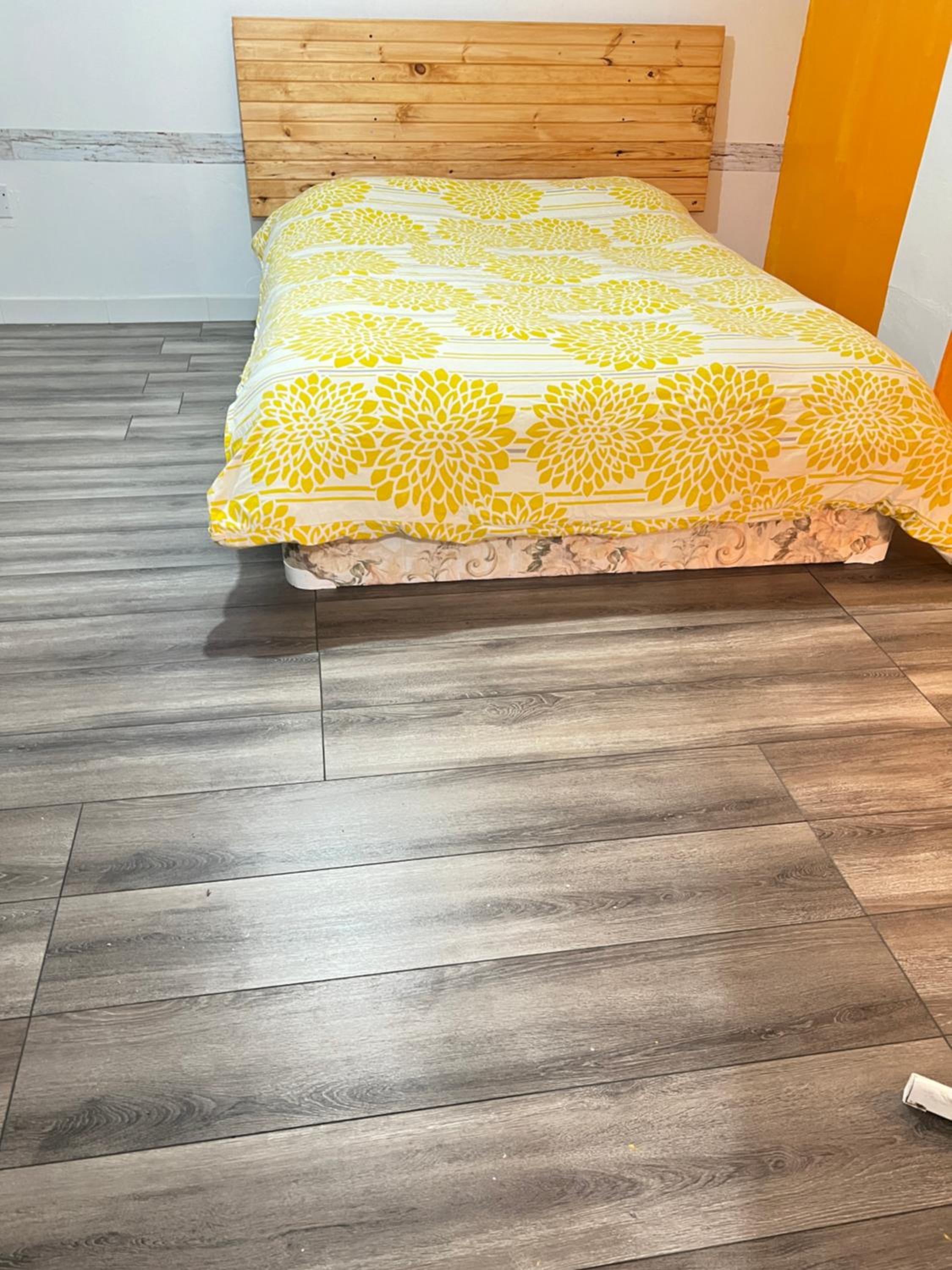 Surrey queen size bed room