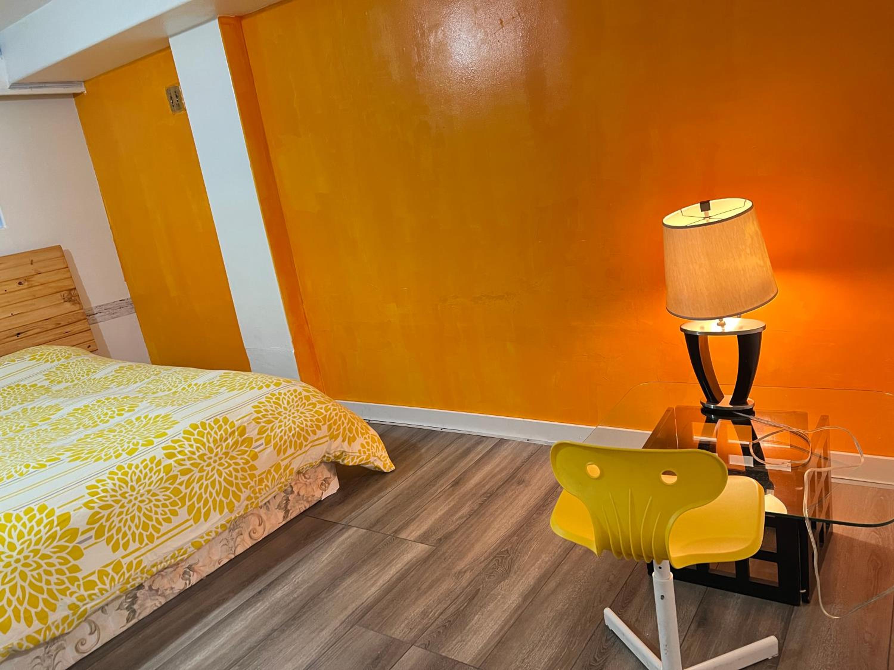 Surrey queen size bed room