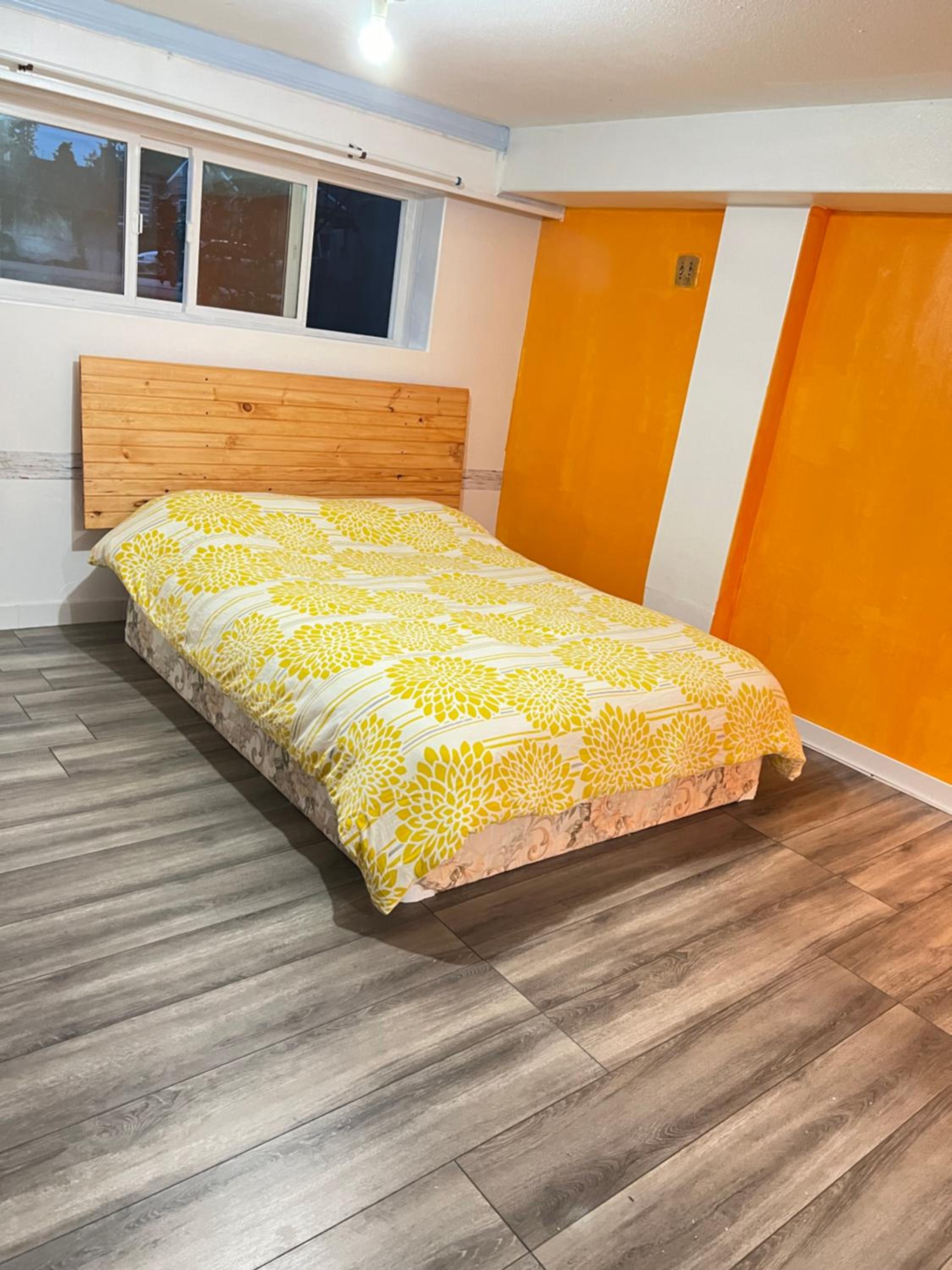 Surrey queen size bed room