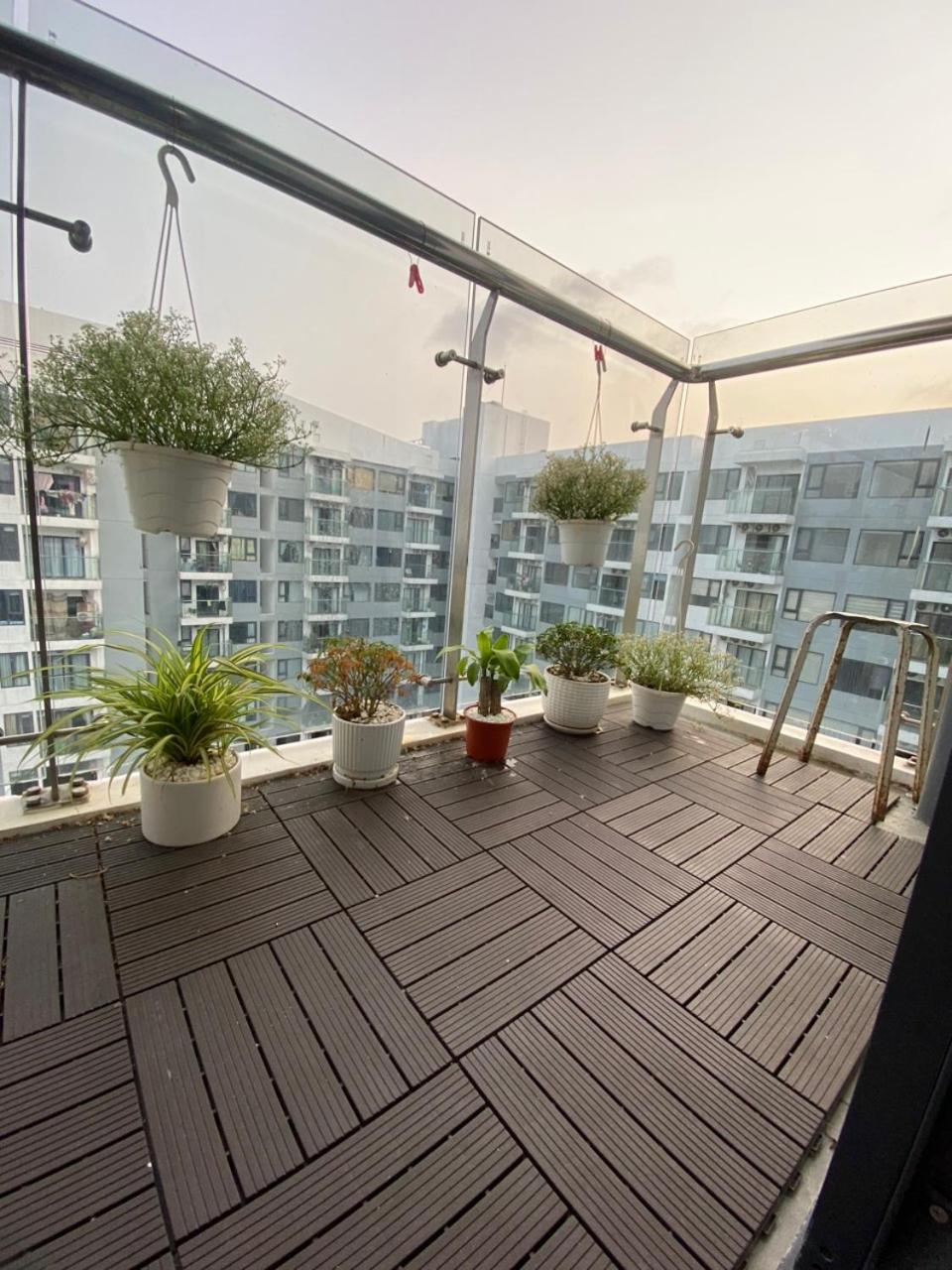 "Huế Ơi 2"-Spacious 2-Bedroom Apartment with Balcony and Pool view 4