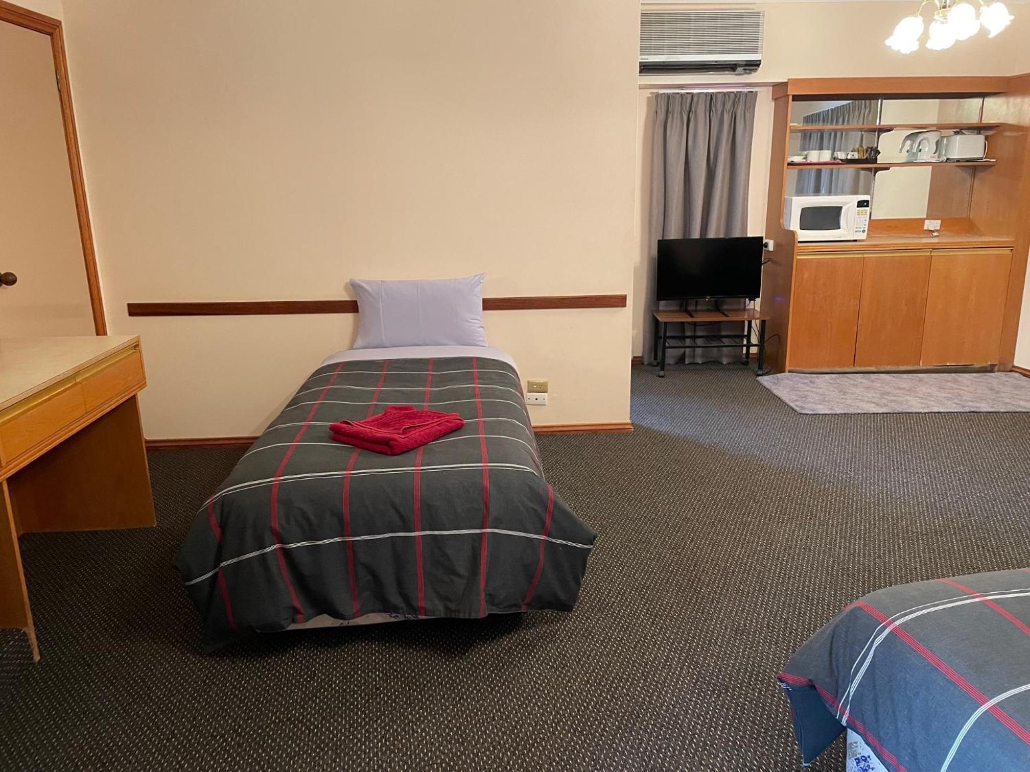 True blue Motor Inn