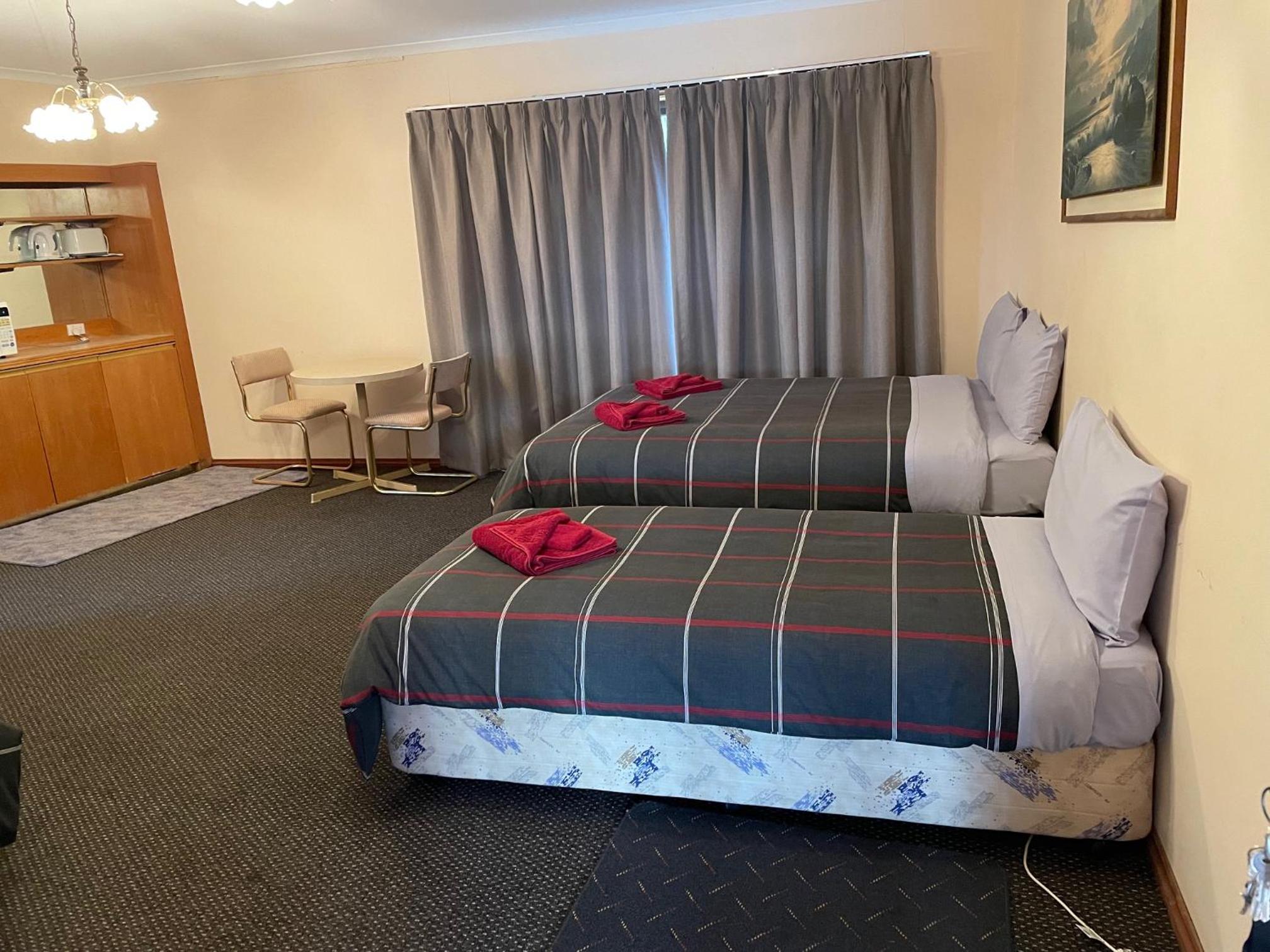 True blue Motor Inn