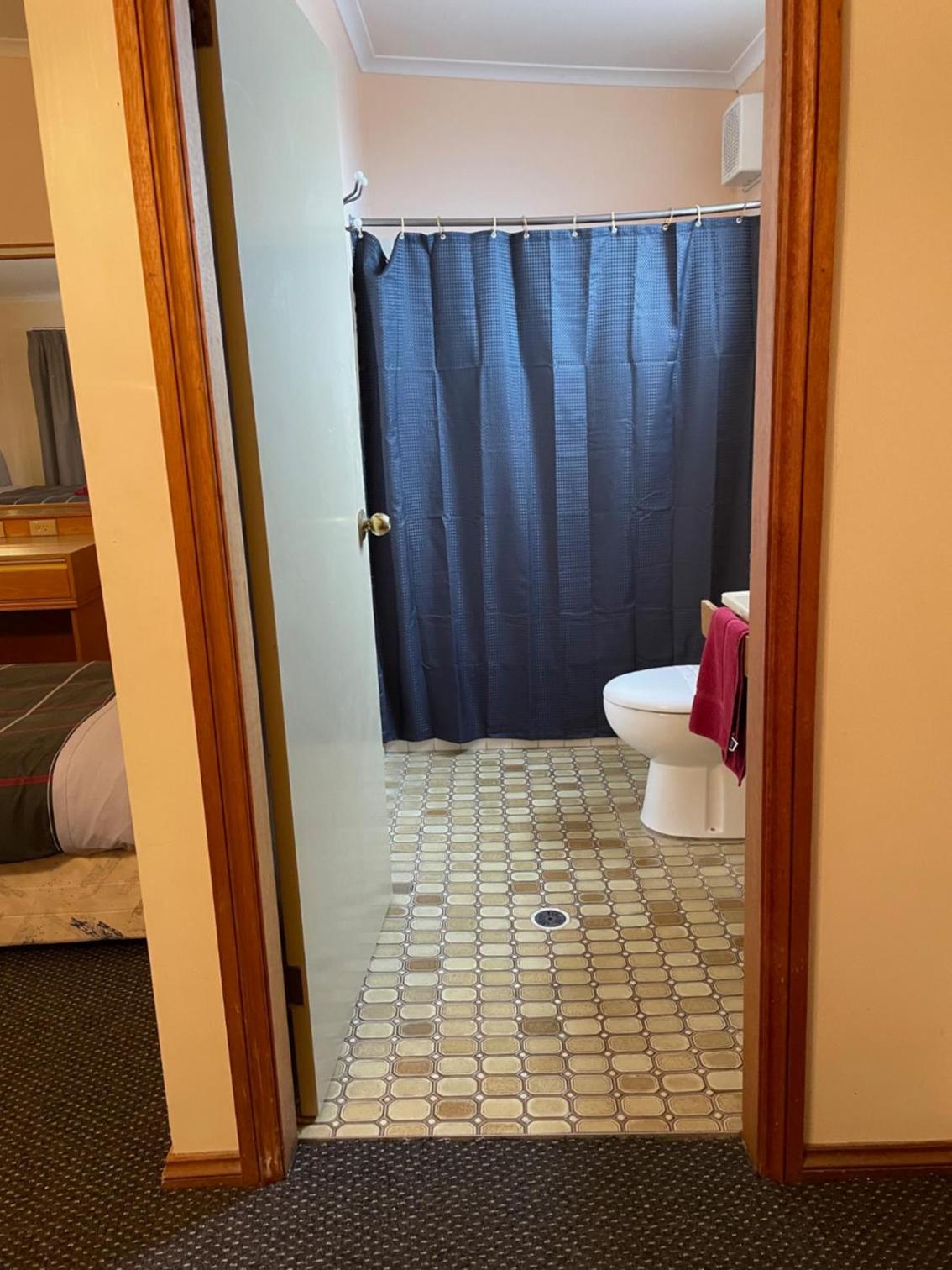 True blue Motor Inn