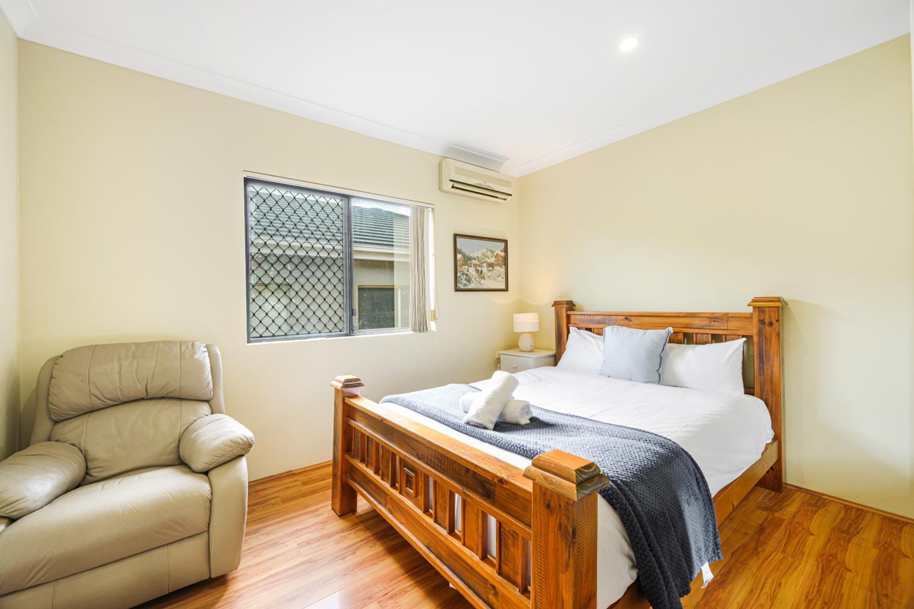Hurstville Centre 2-level Large House