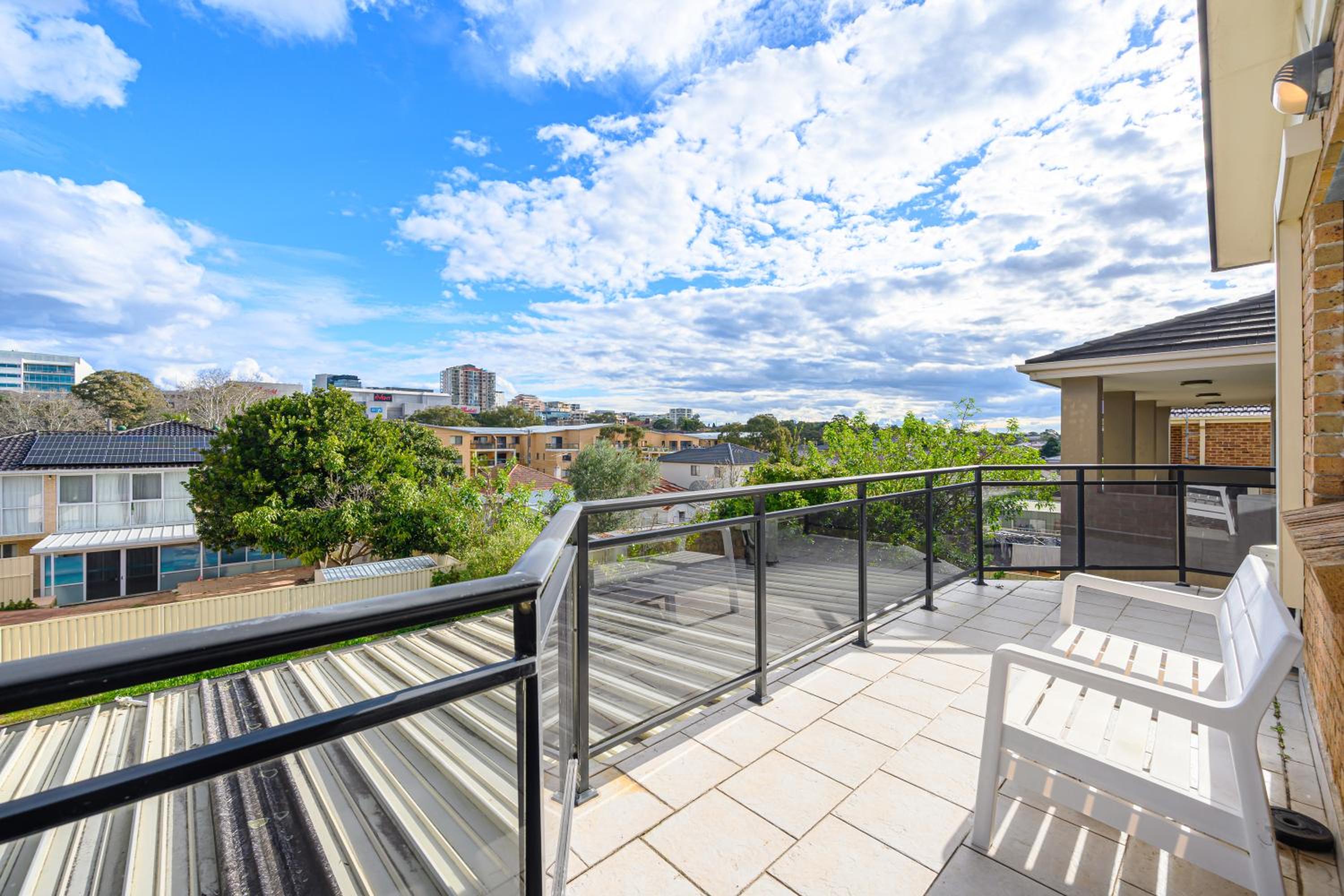 Hurstville Centre 2-level Large House