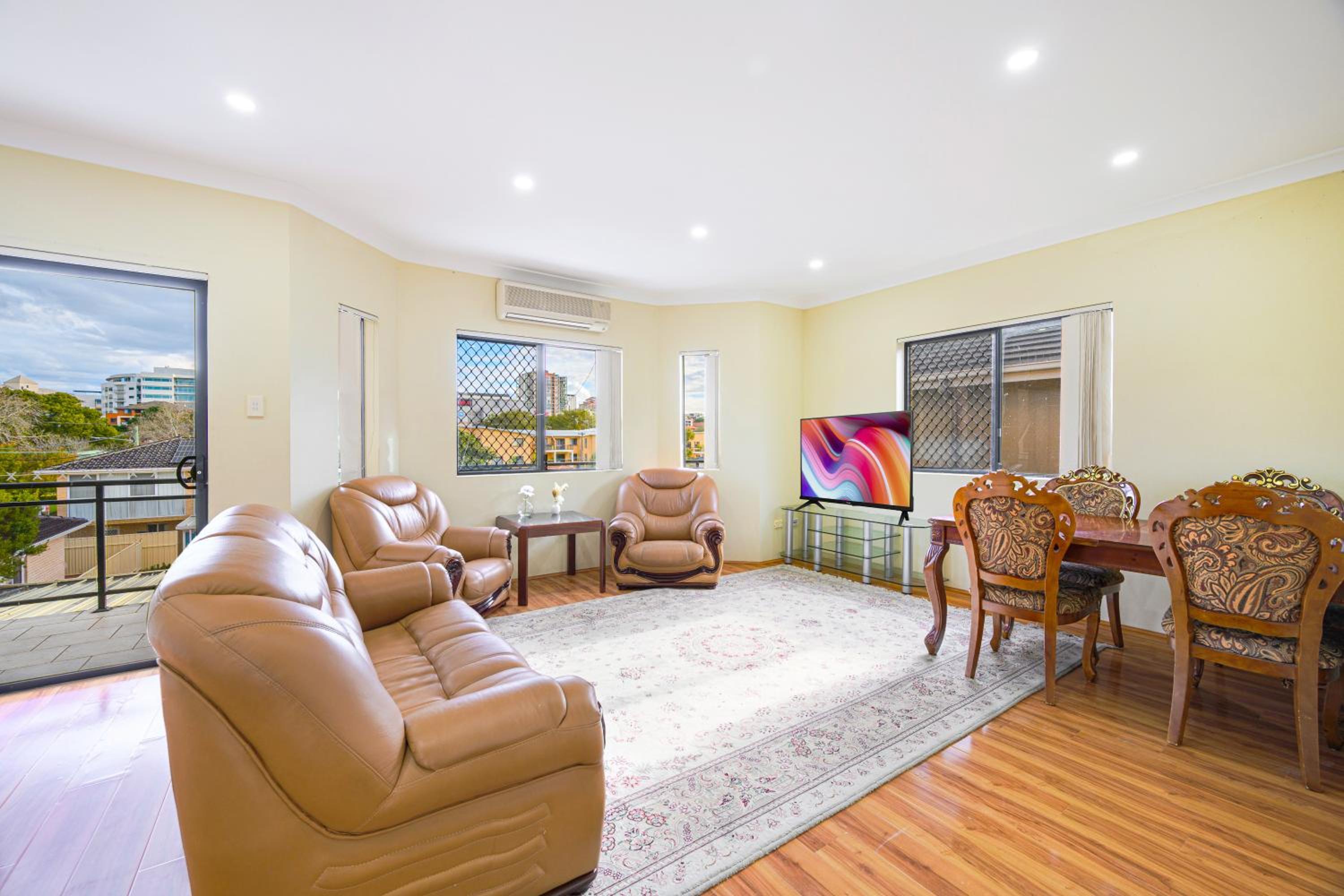Hurstville Centre 2-level Large House