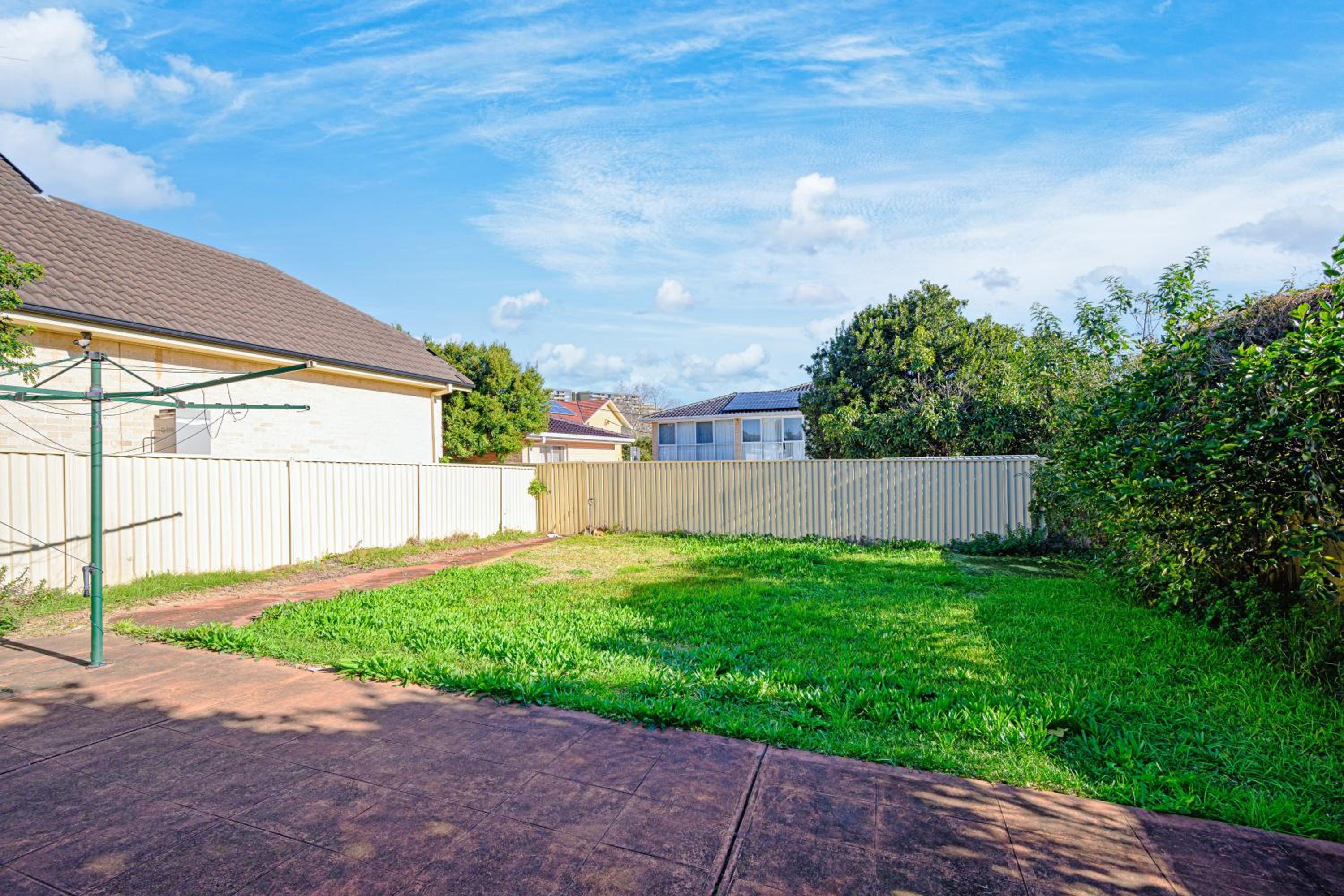 Hurstville Centre 2-level Large House