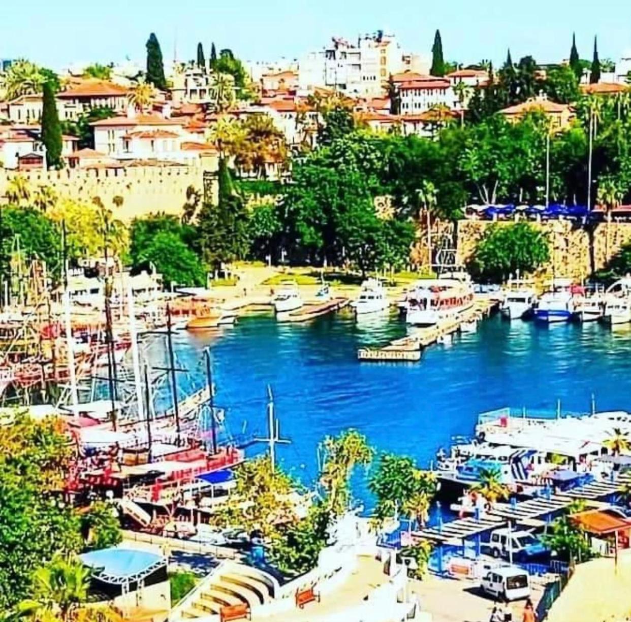 ANTALYA kaleiçi merkezi muhteşem konum geniş EV