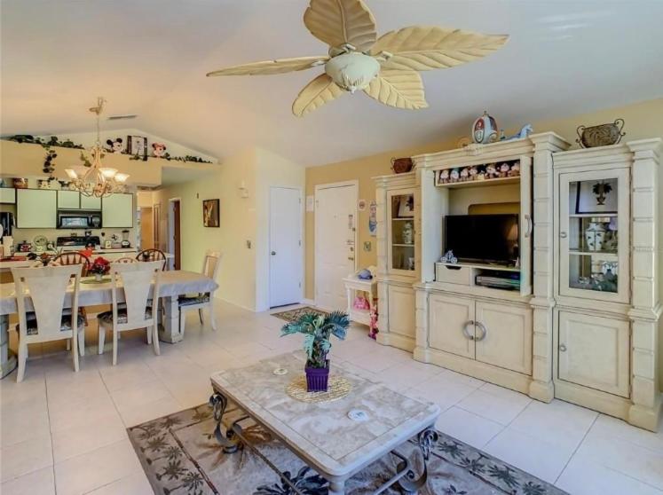 Spacious Condo Close to Disney Attractions